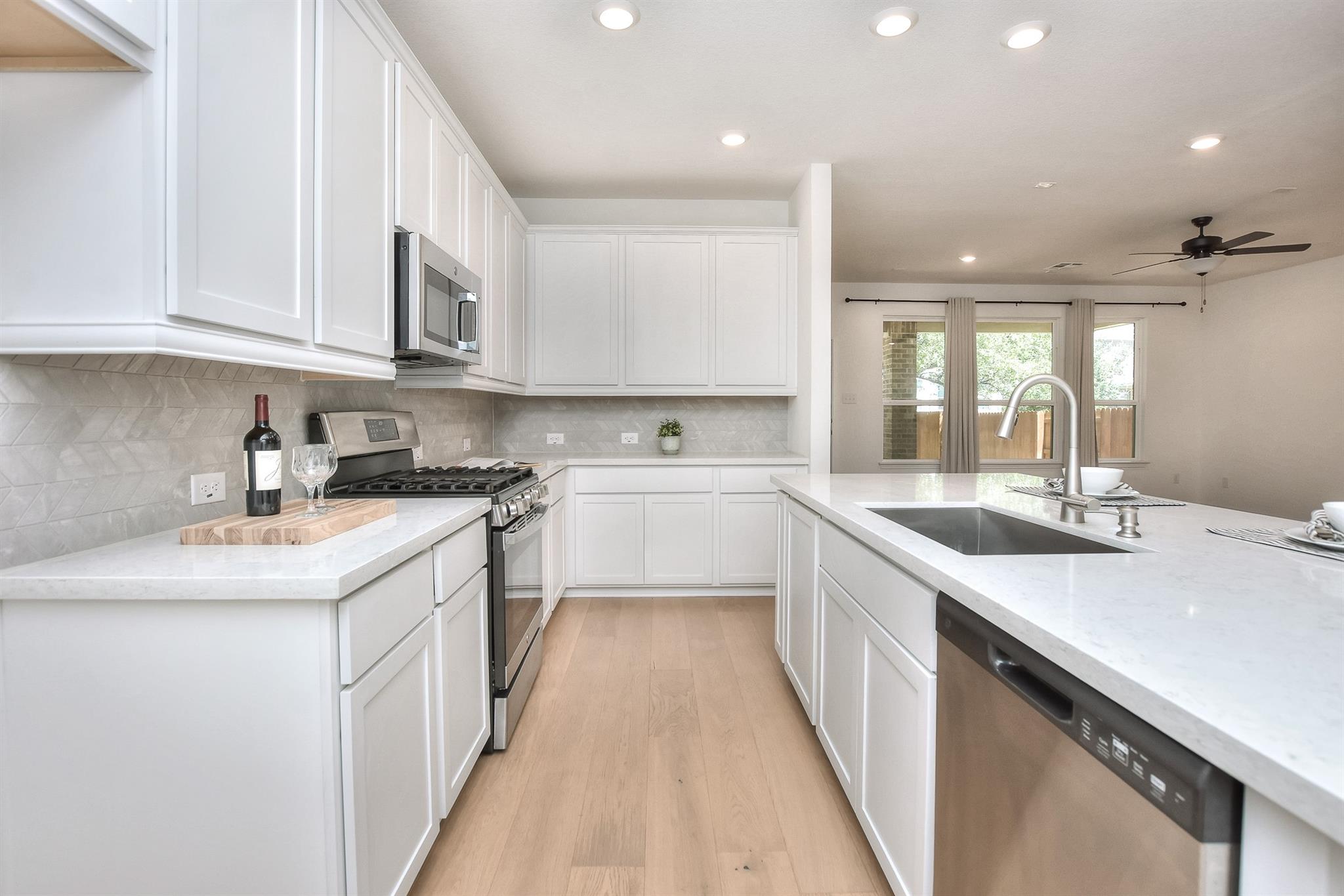 141 Green Knoll Ln, Georgetown, TX 78628