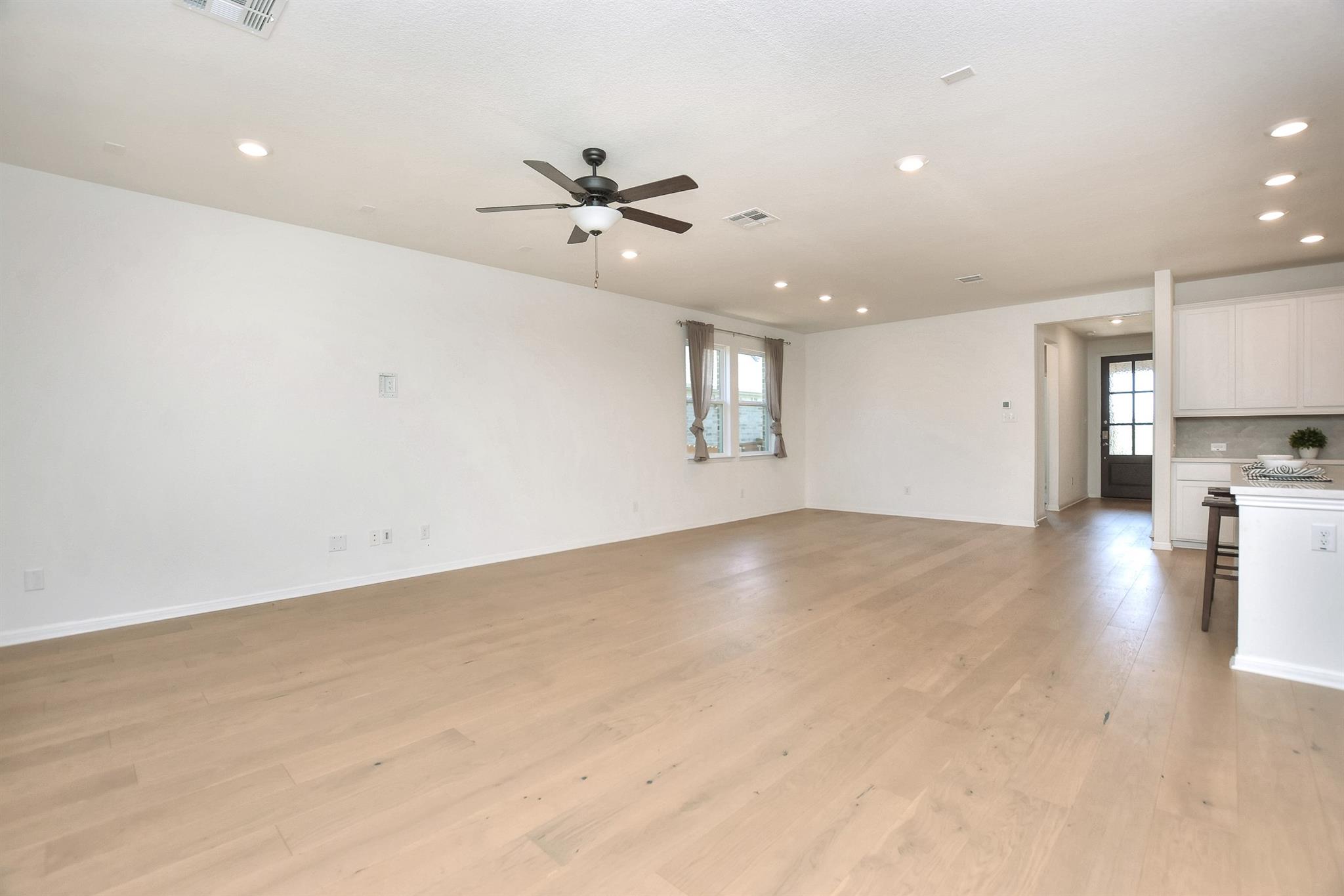 141 Green Knoll Ln, Georgetown, TX 78628