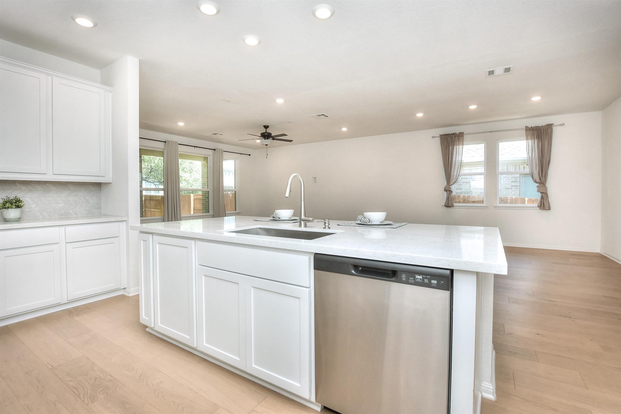 141 Green Knoll Ln, Georgetown, TX 78628