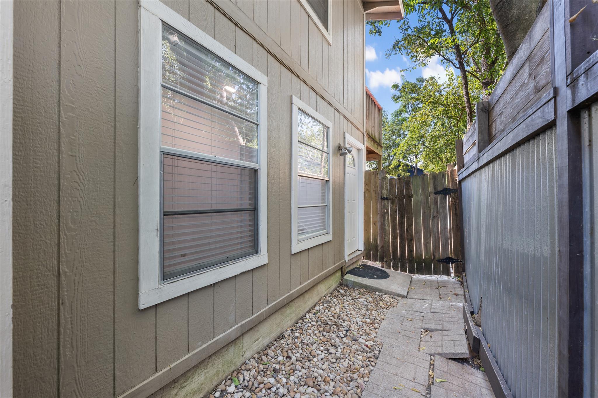 1513 Ruth Ave, Austin, TX 78757