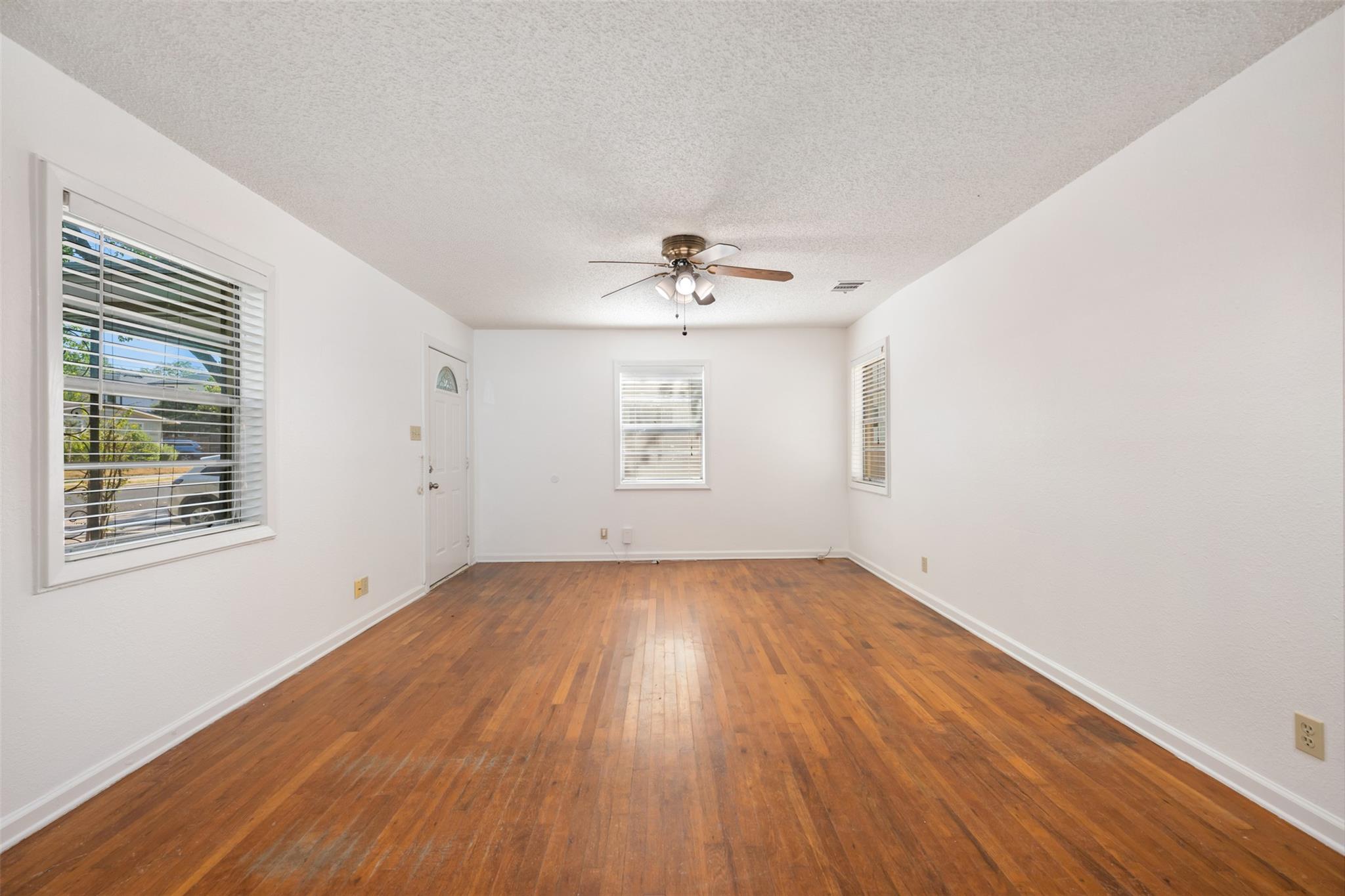 1513 Ruth Ave, Austin, TX 78757