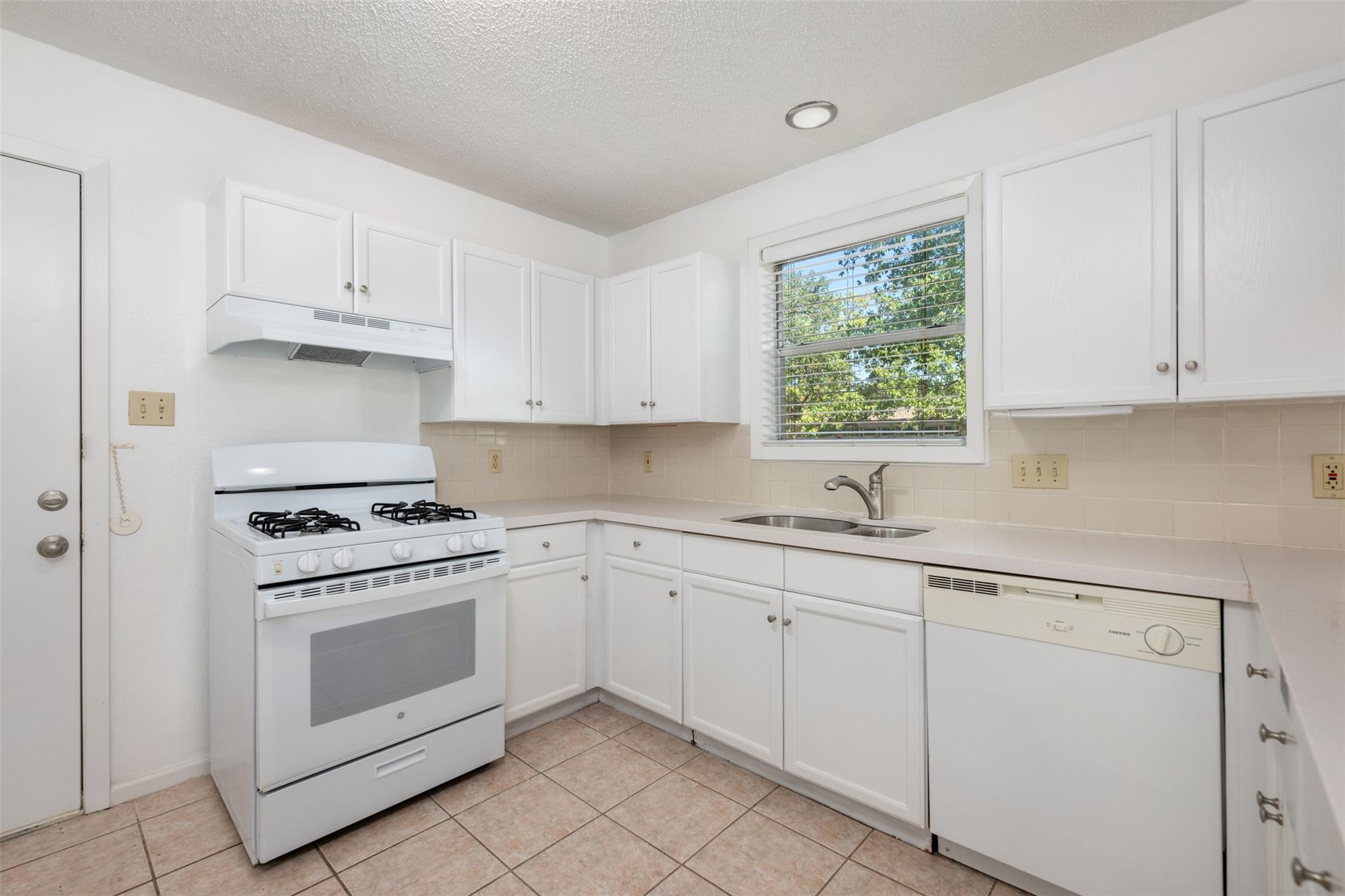 1513 Ruth Ave, Austin, TX 78757