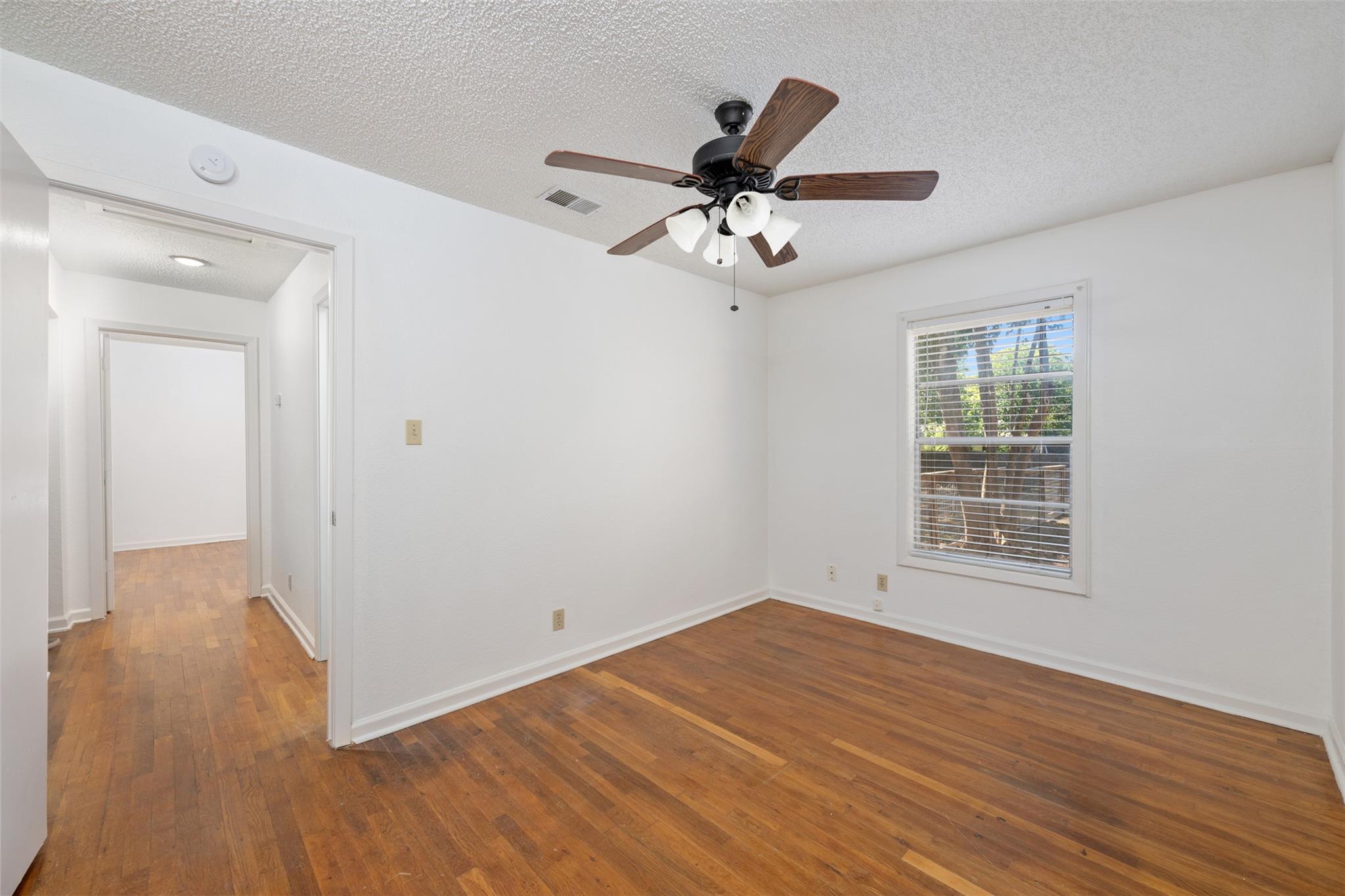 1513 Ruth Ave, Austin, TX 78757