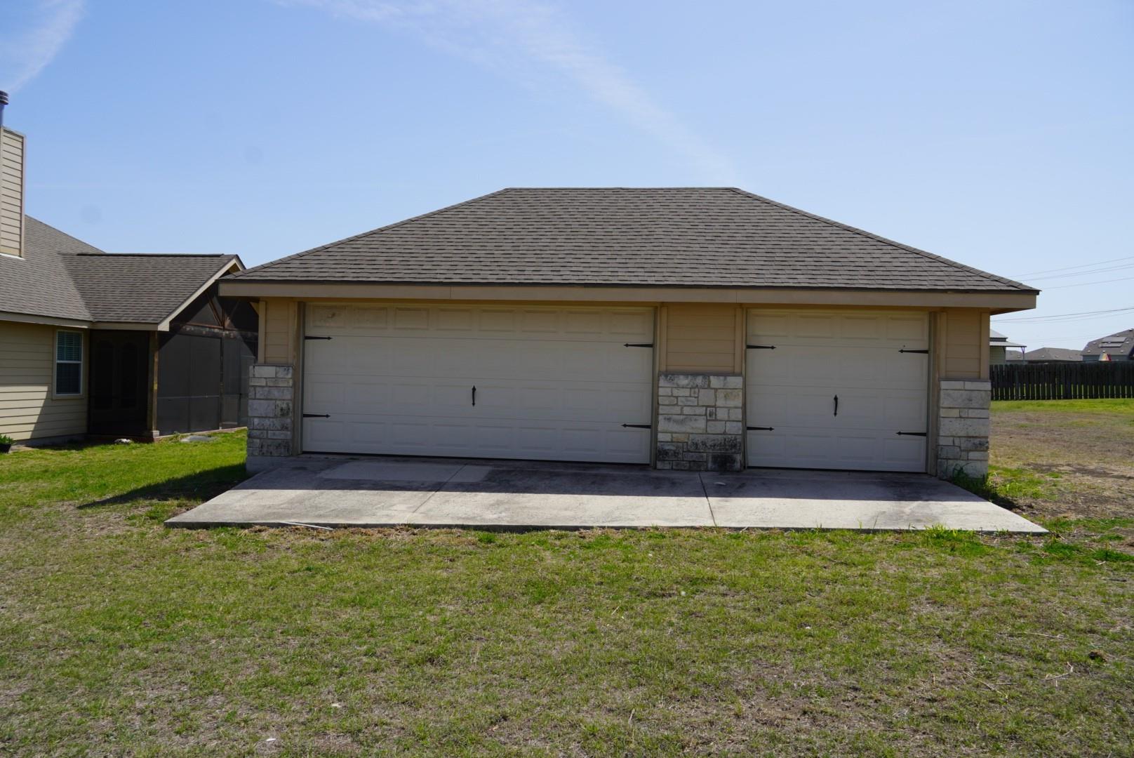 141 Oak Stone Dr, Jarrell, TX 76537