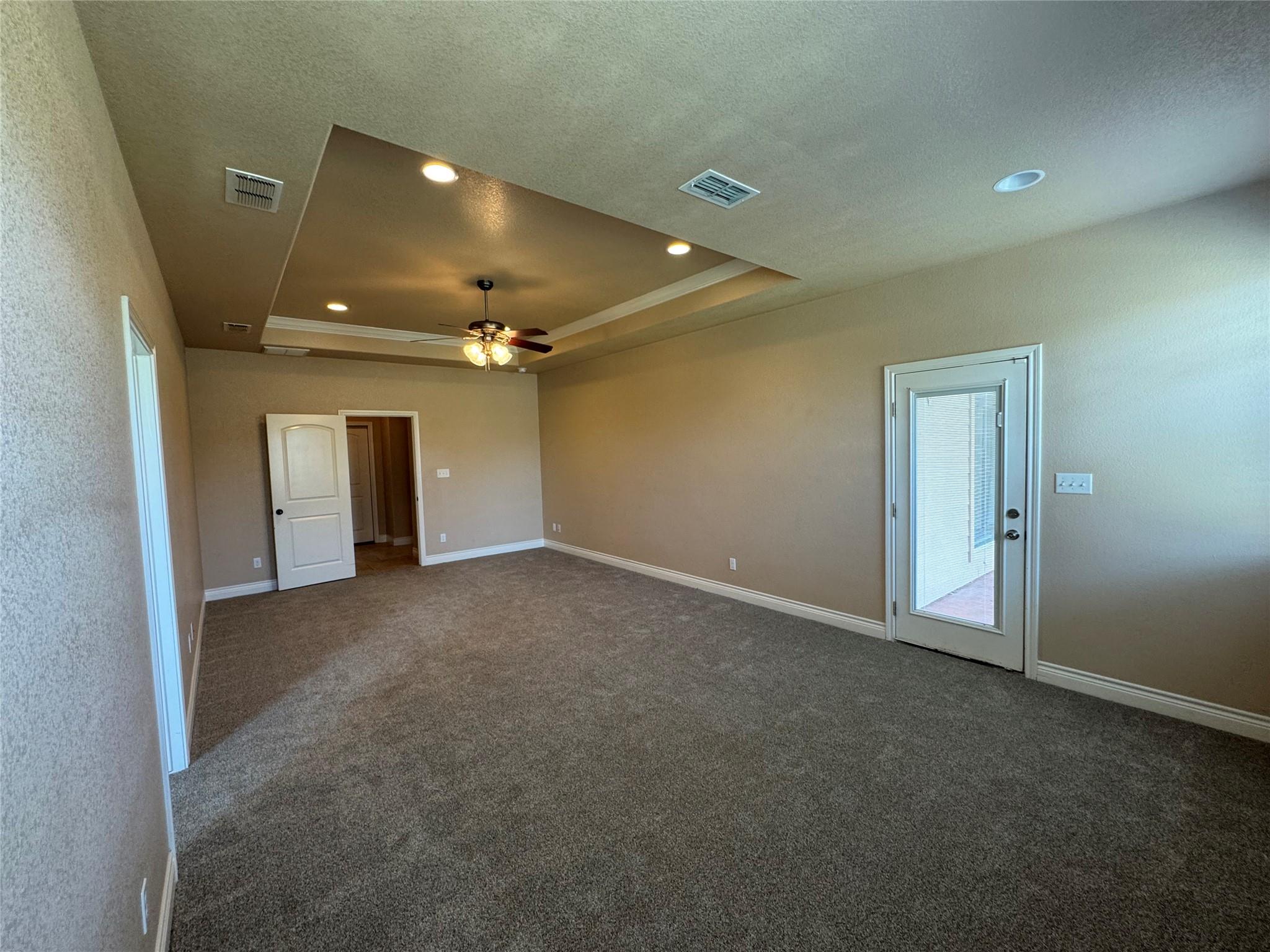 141 Oak Stone Dr, Jarrell, TX 76537