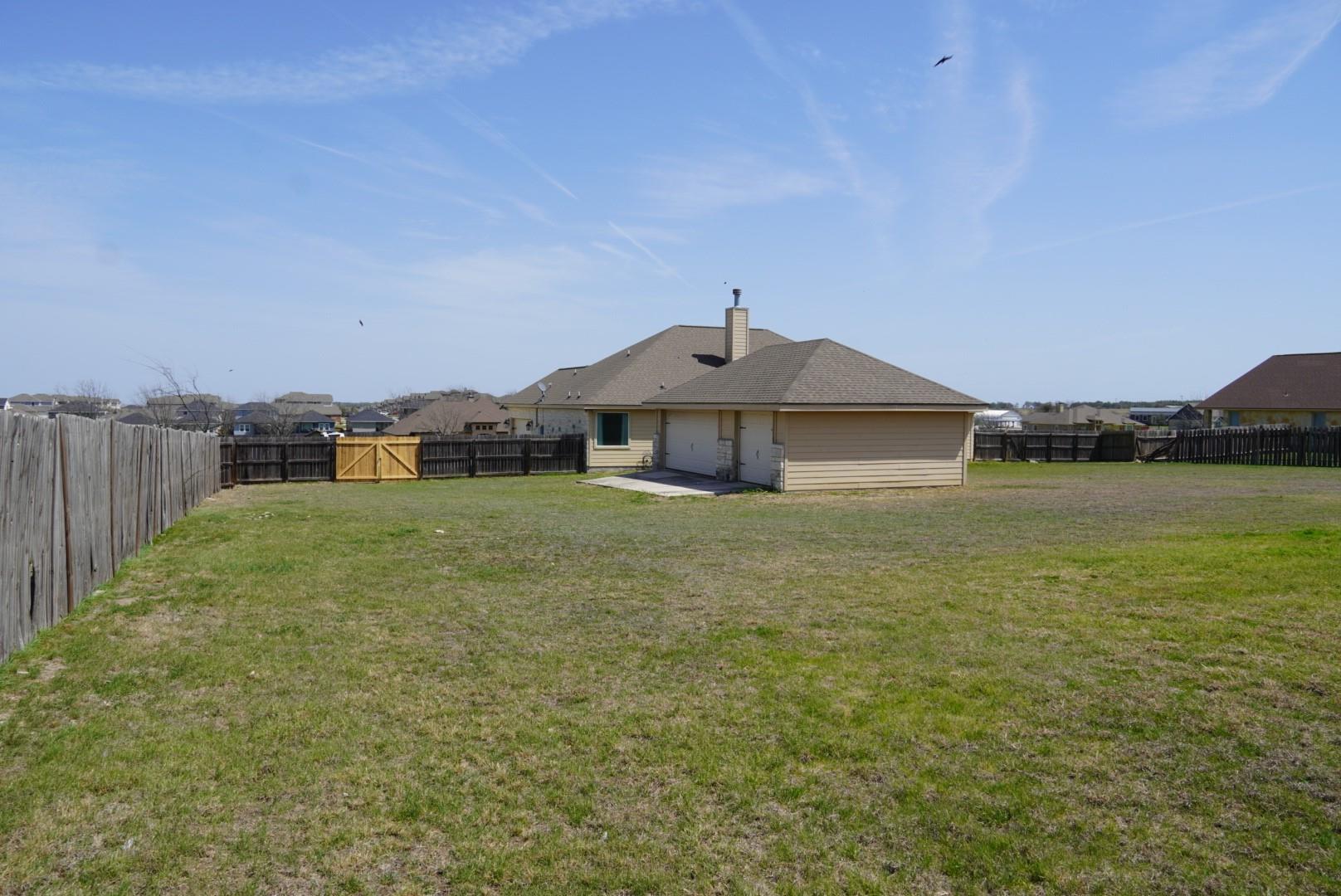 141 Oak Stone Dr, Jarrell, TX 76537