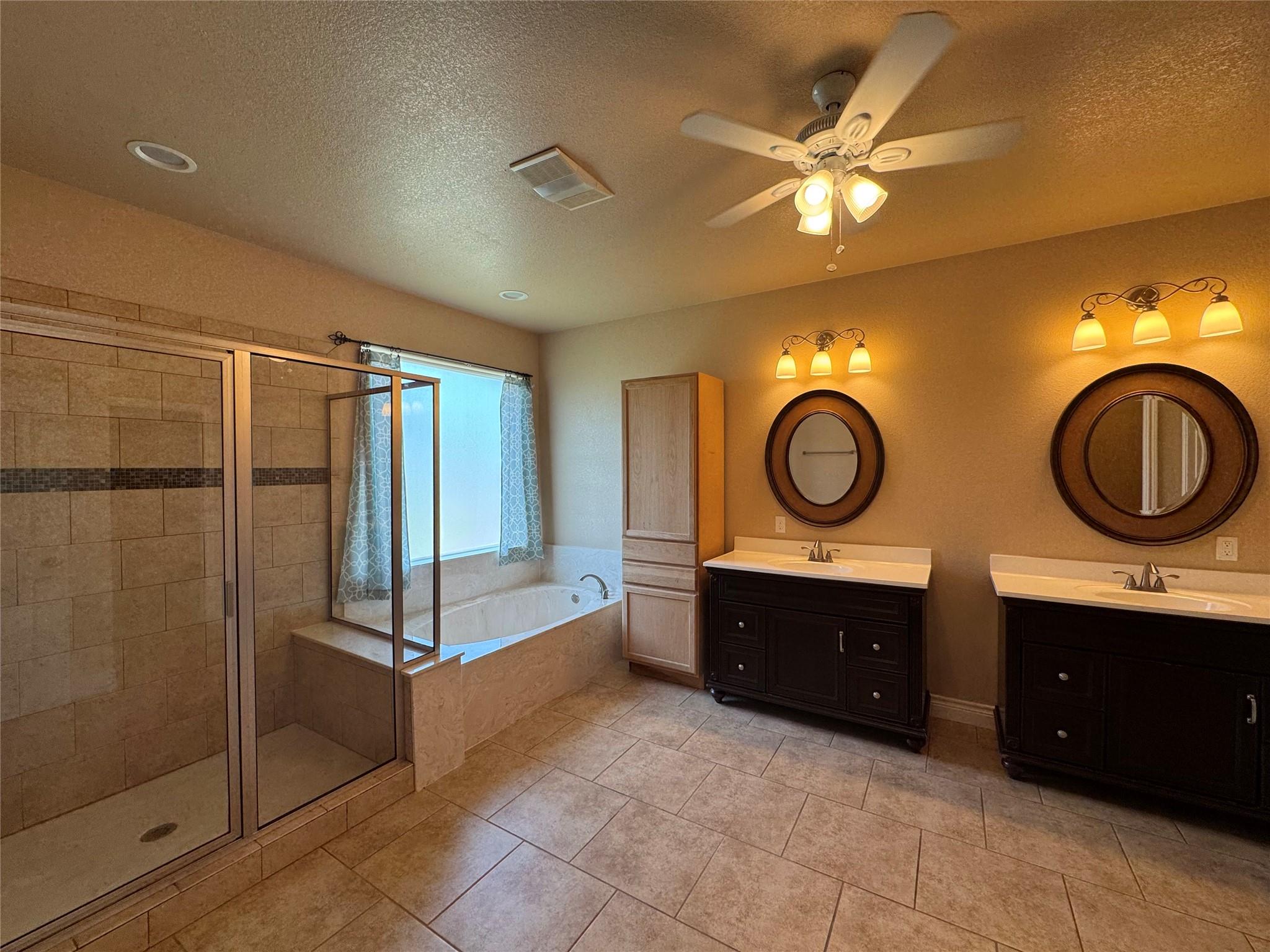 141 Oak Stone Dr, Jarrell, TX 76537
