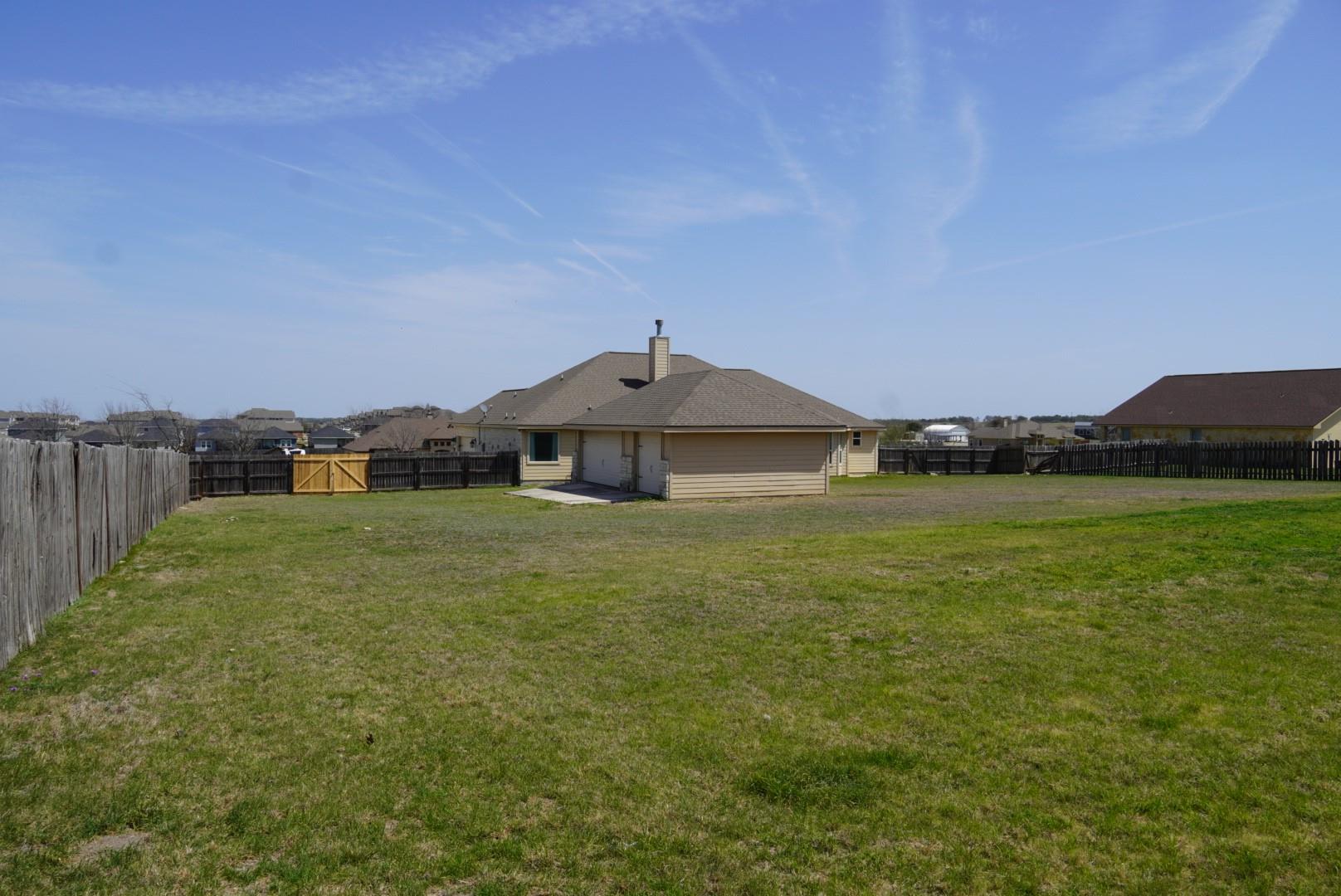 141 Oak Stone Dr, Jarrell, TX 76537