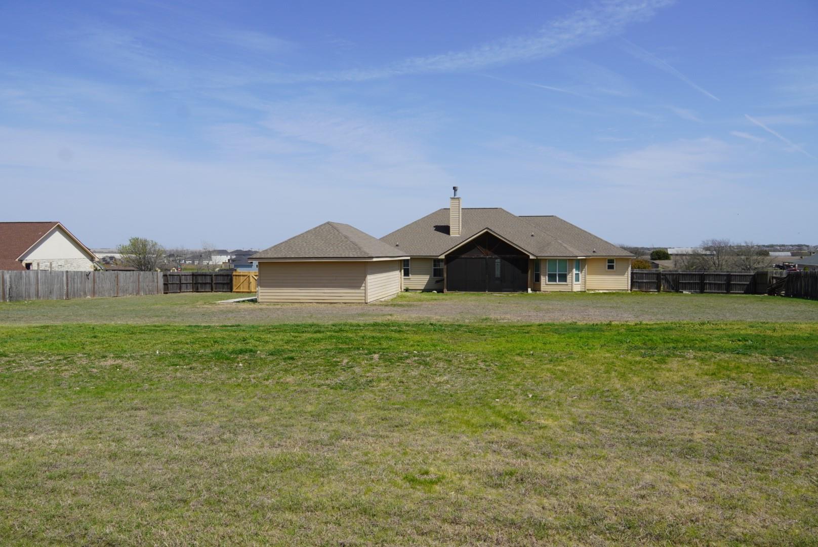 141 Oak Stone Dr, Jarrell, TX 76537
