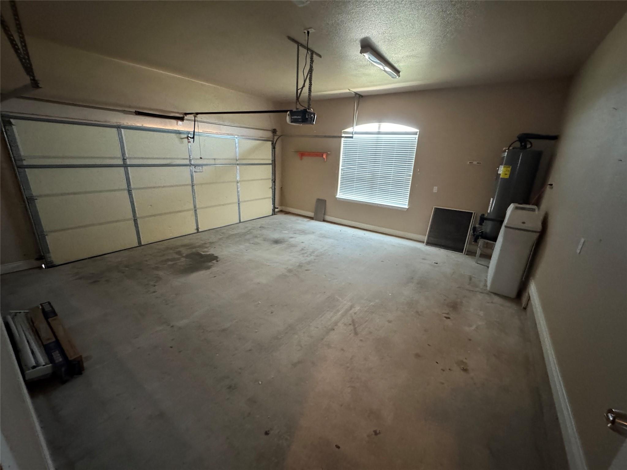 141 Oak Stone Dr, Jarrell, TX 76537