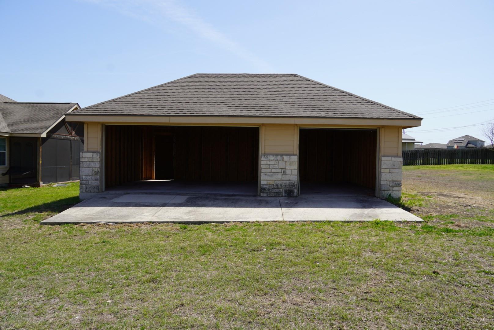 141 Oak Stone Dr, Jarrell, TX 76537