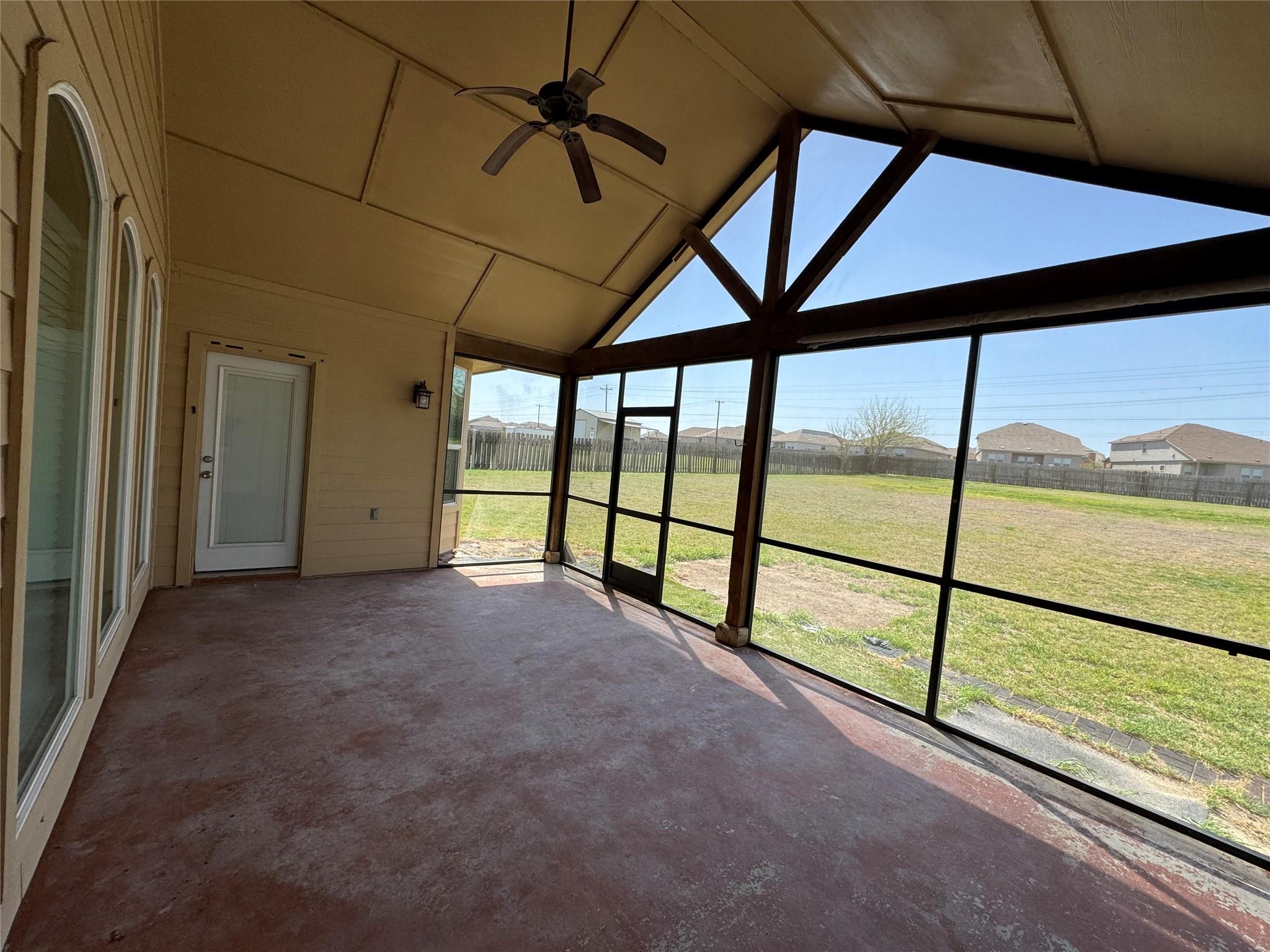 141 Oak Stone Dr, Jarrell, TX 76537