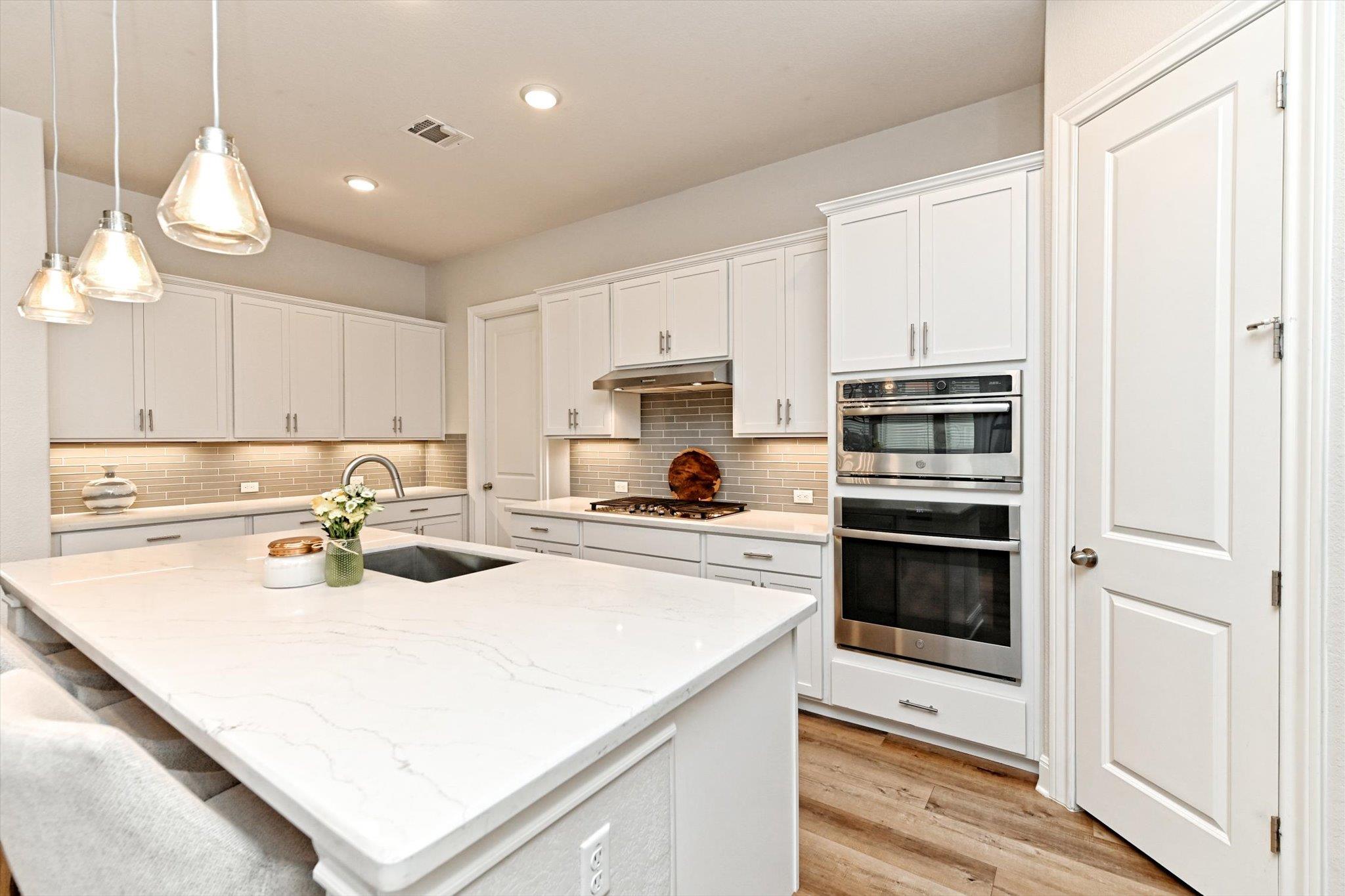 11912 Bayshore Cv, Austin, TX 78726