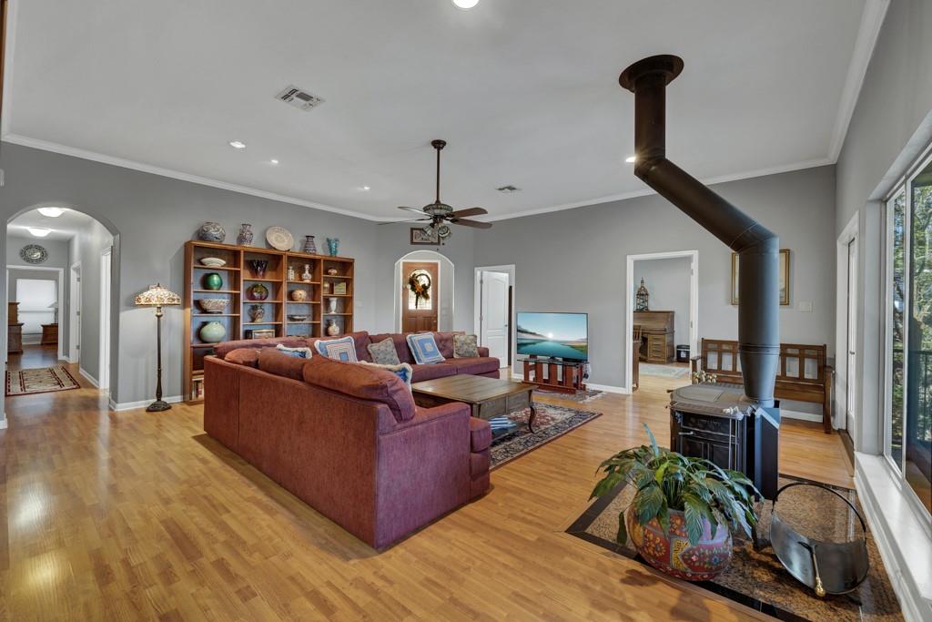 363 Buckhaven Dr, Canyon Lake, TX 78133