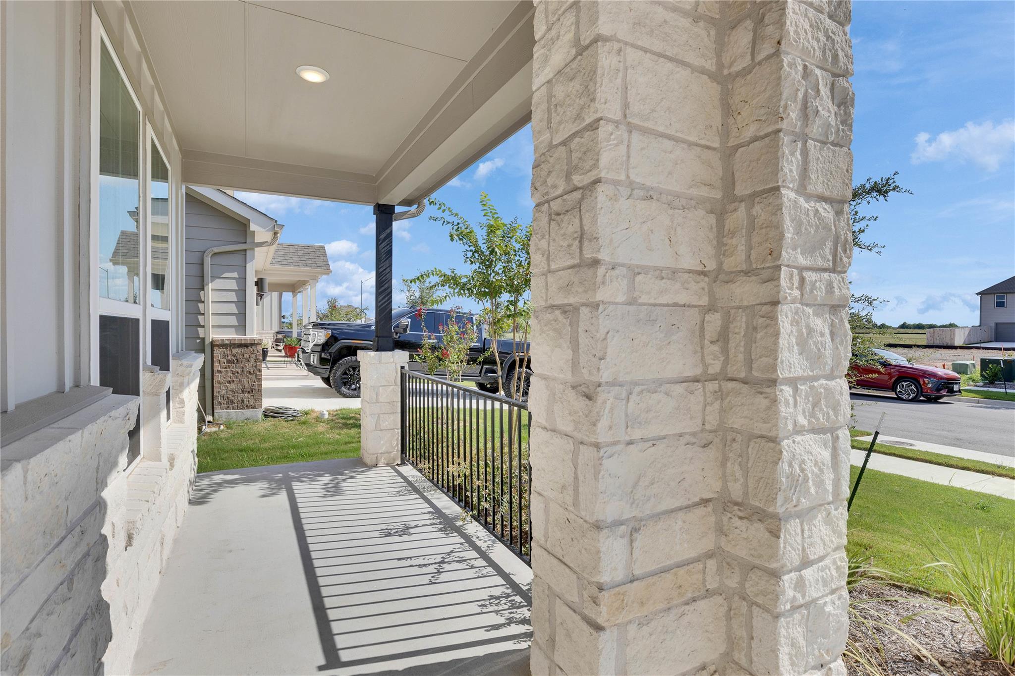 105 Greinert Dr, Taylor, TX 76574