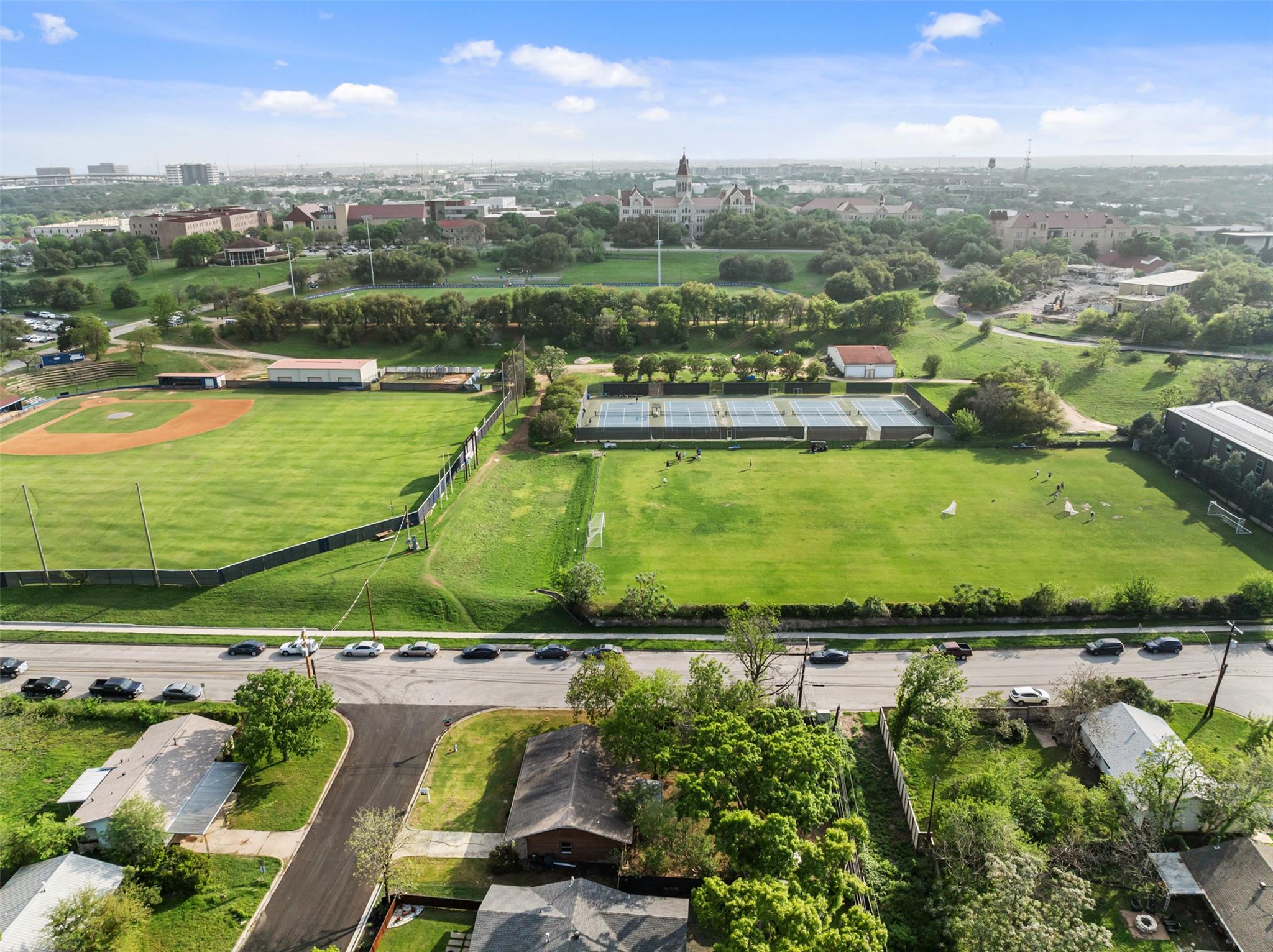 2712 Friar Tuck Ln, Austin, TX 78704