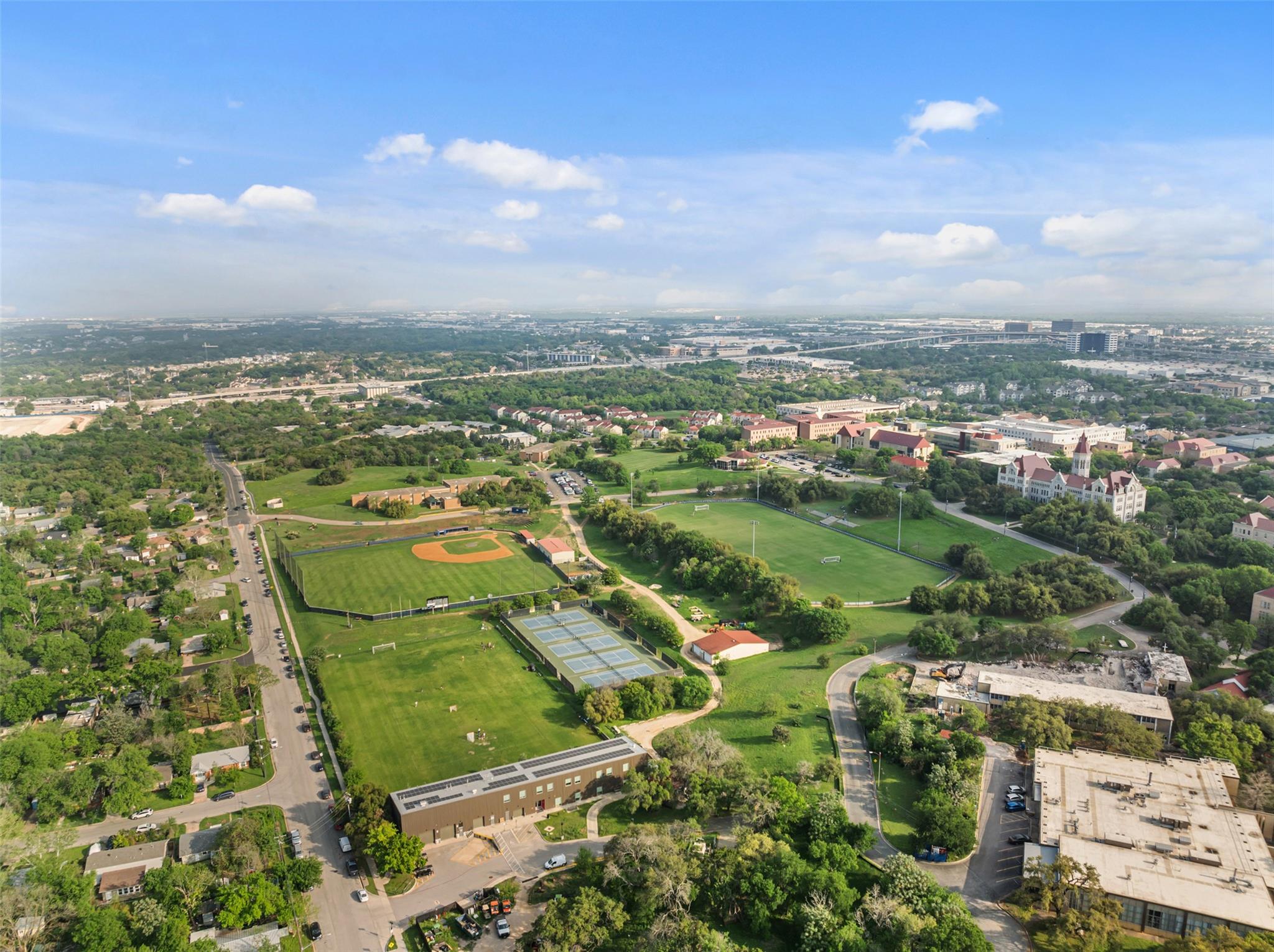 2712 Friar Tuck Ln, Austin, TX 78704