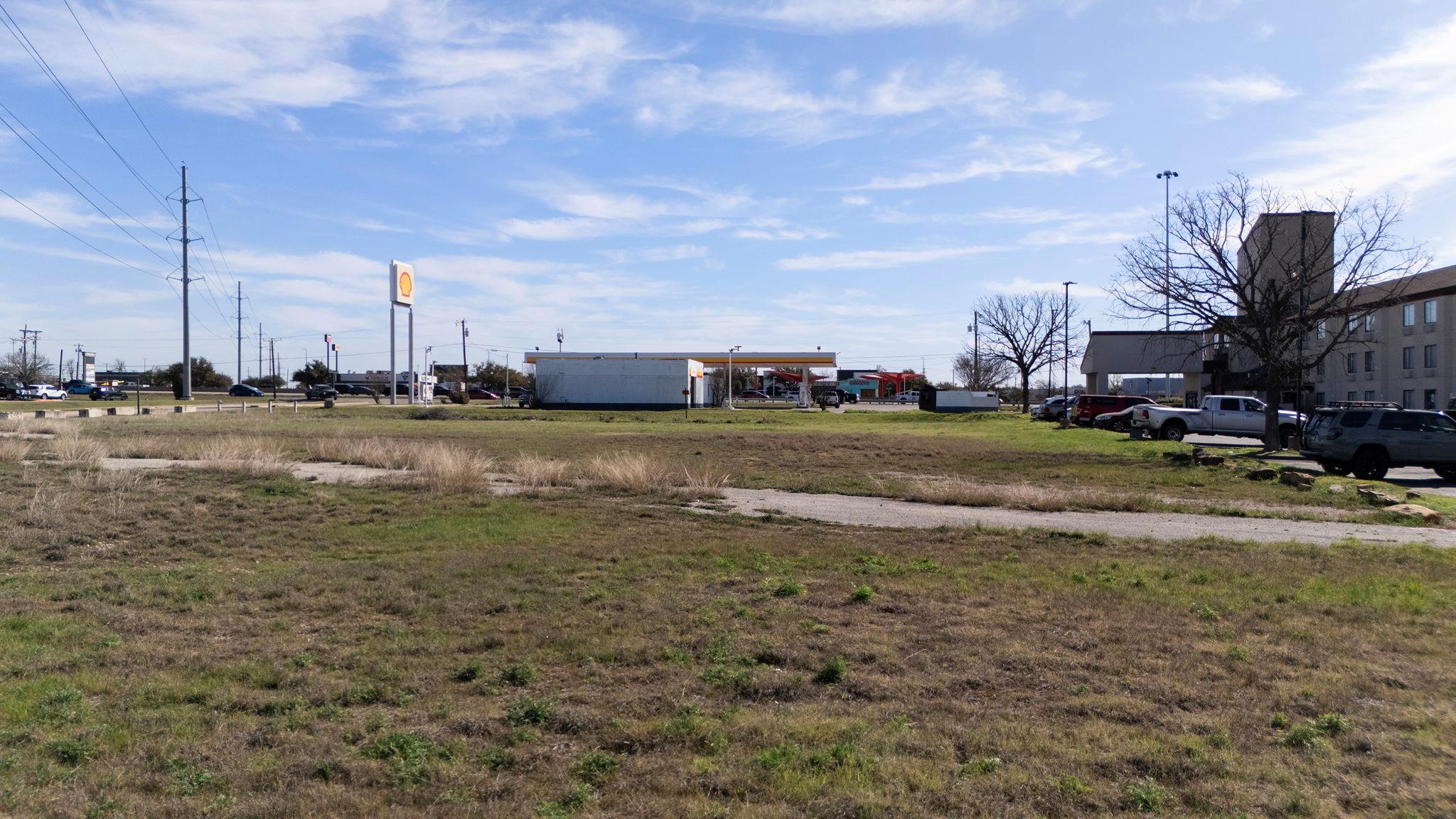 1990 Ih 35 Highway N, Round Rock, TX 78681