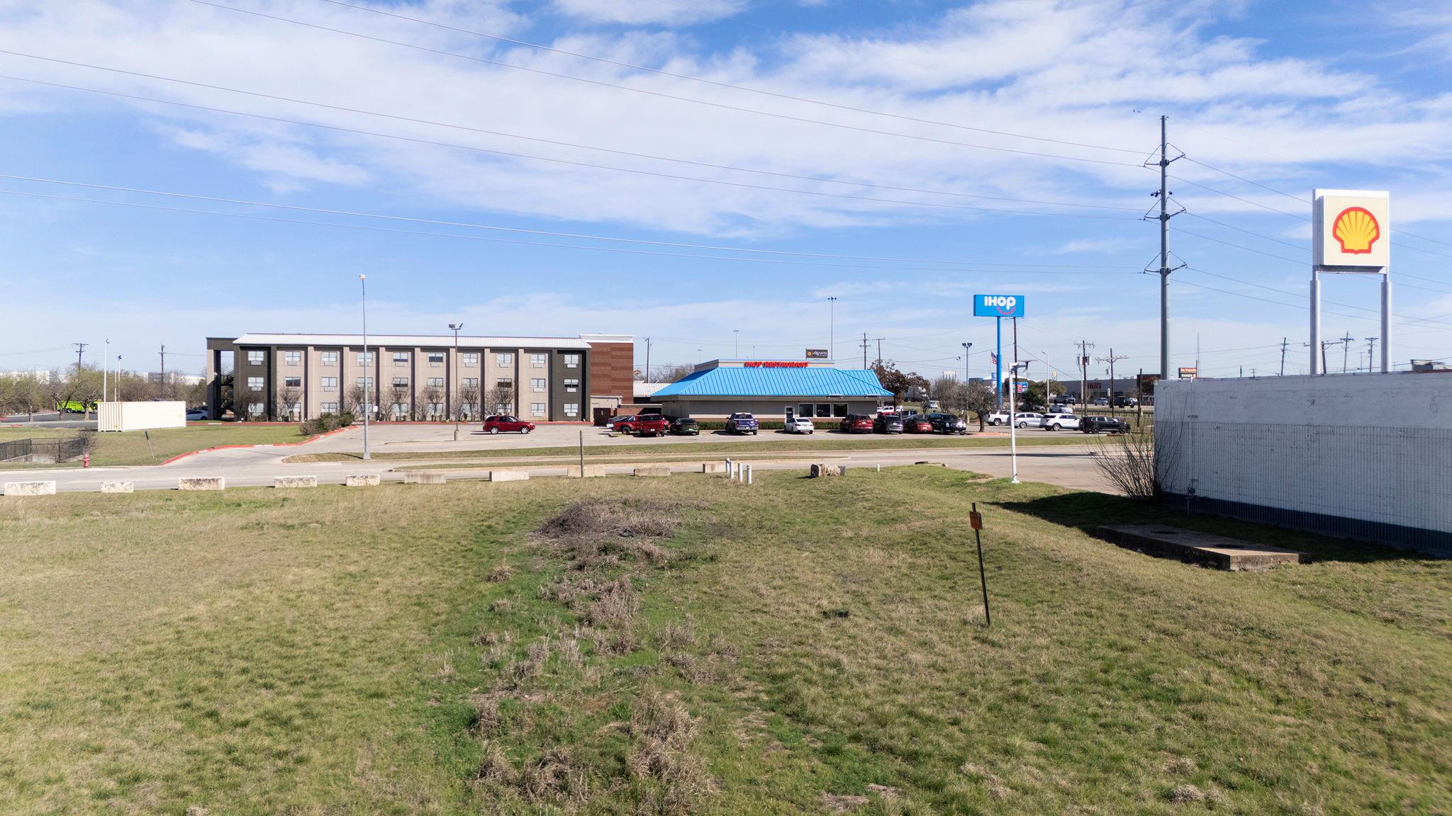 1990 Ih 35 Highway N, Round Rock, TX 78681