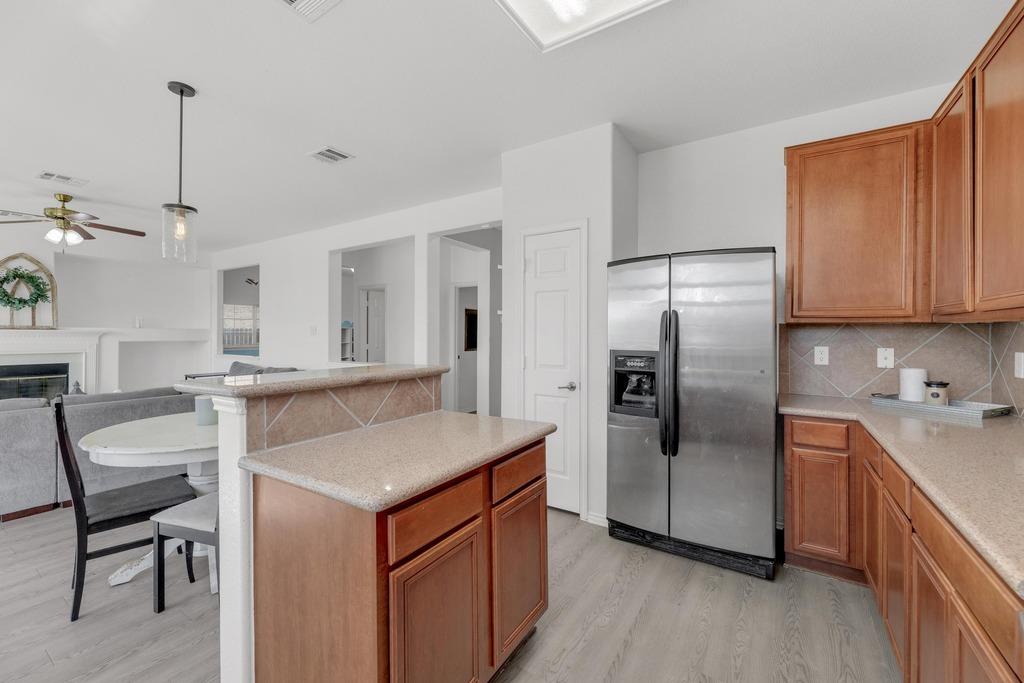 150 Mistletoe Ln, Kyle, TX 78640