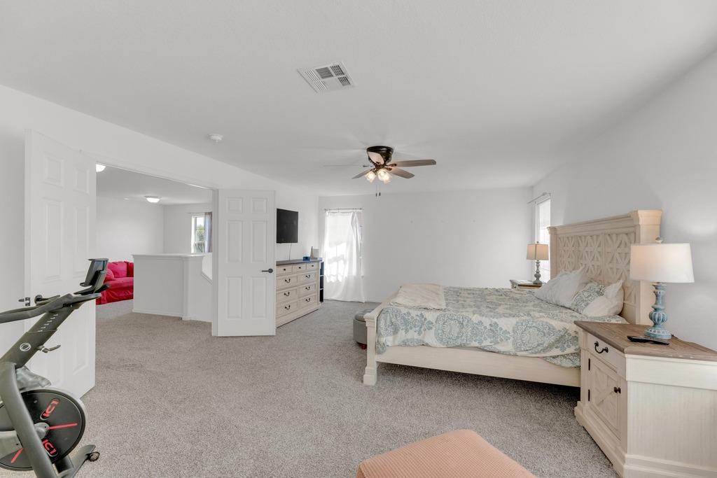 150 Mistletoe Ln, Kyle, TX 78640