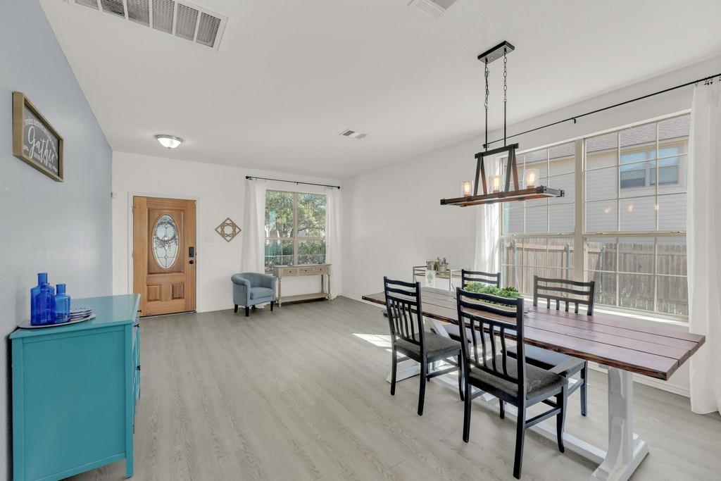 150 Mistletoe Ln, Kyle, TX 78640