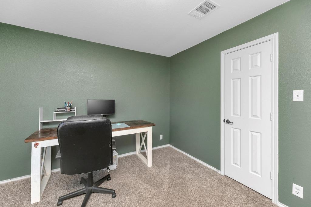 150 Mistletoe Ln, Kyle, TX 78640