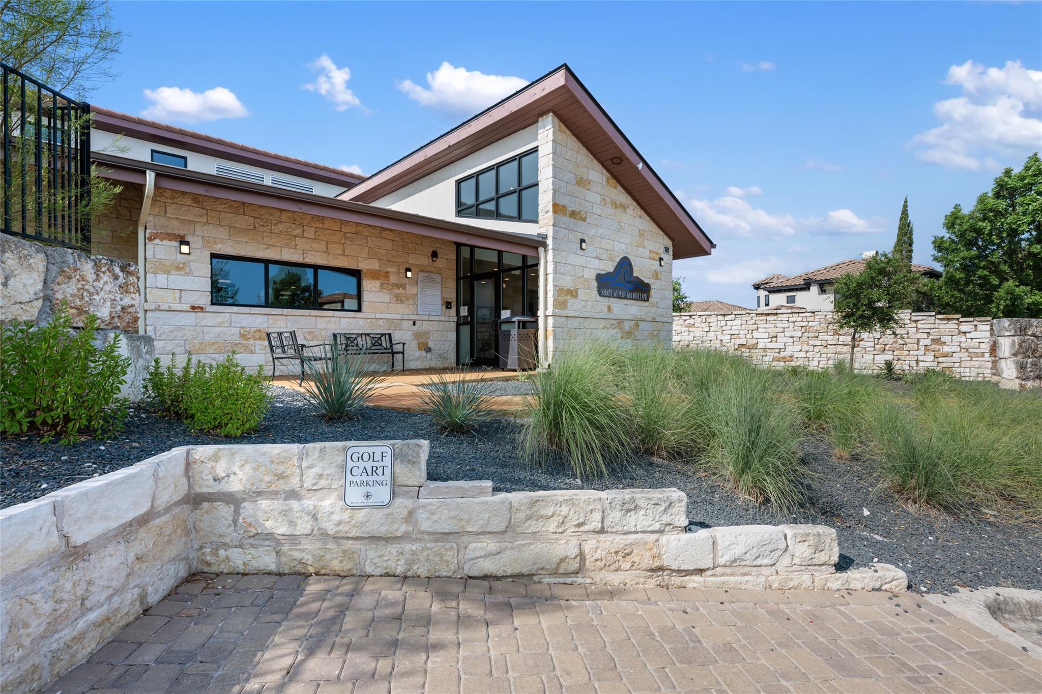 955 Flagtop Ct, Lakeway, TX 78738