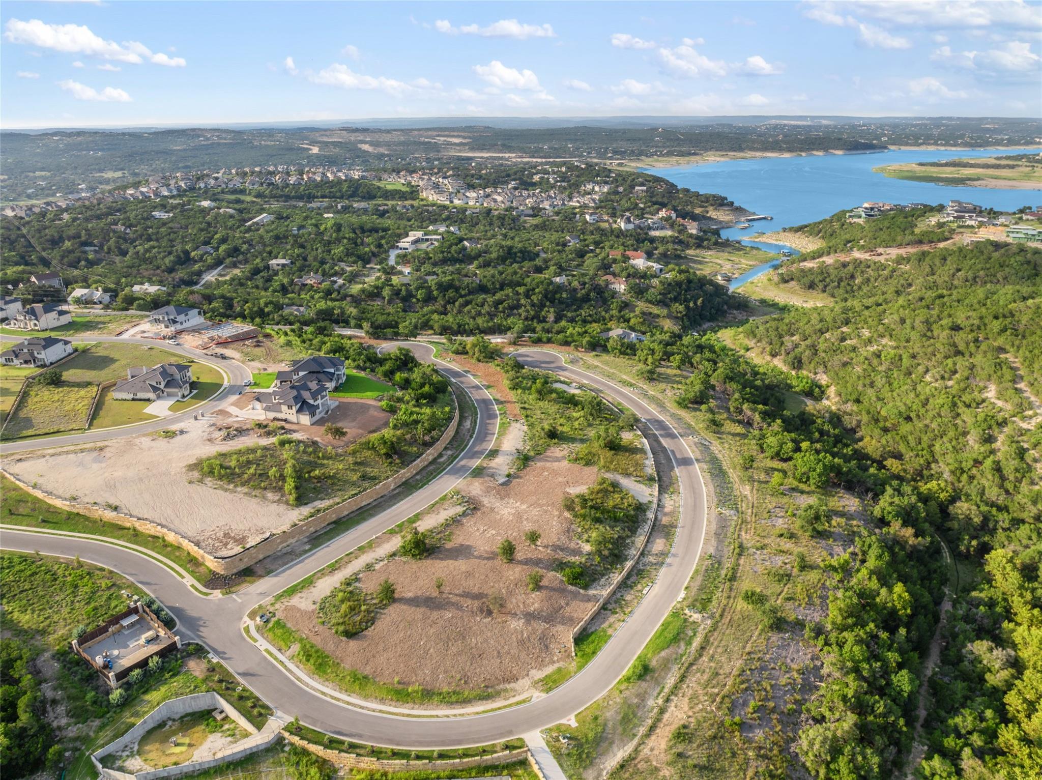 955 Flagtop Ct, Lakeway, TX 78738