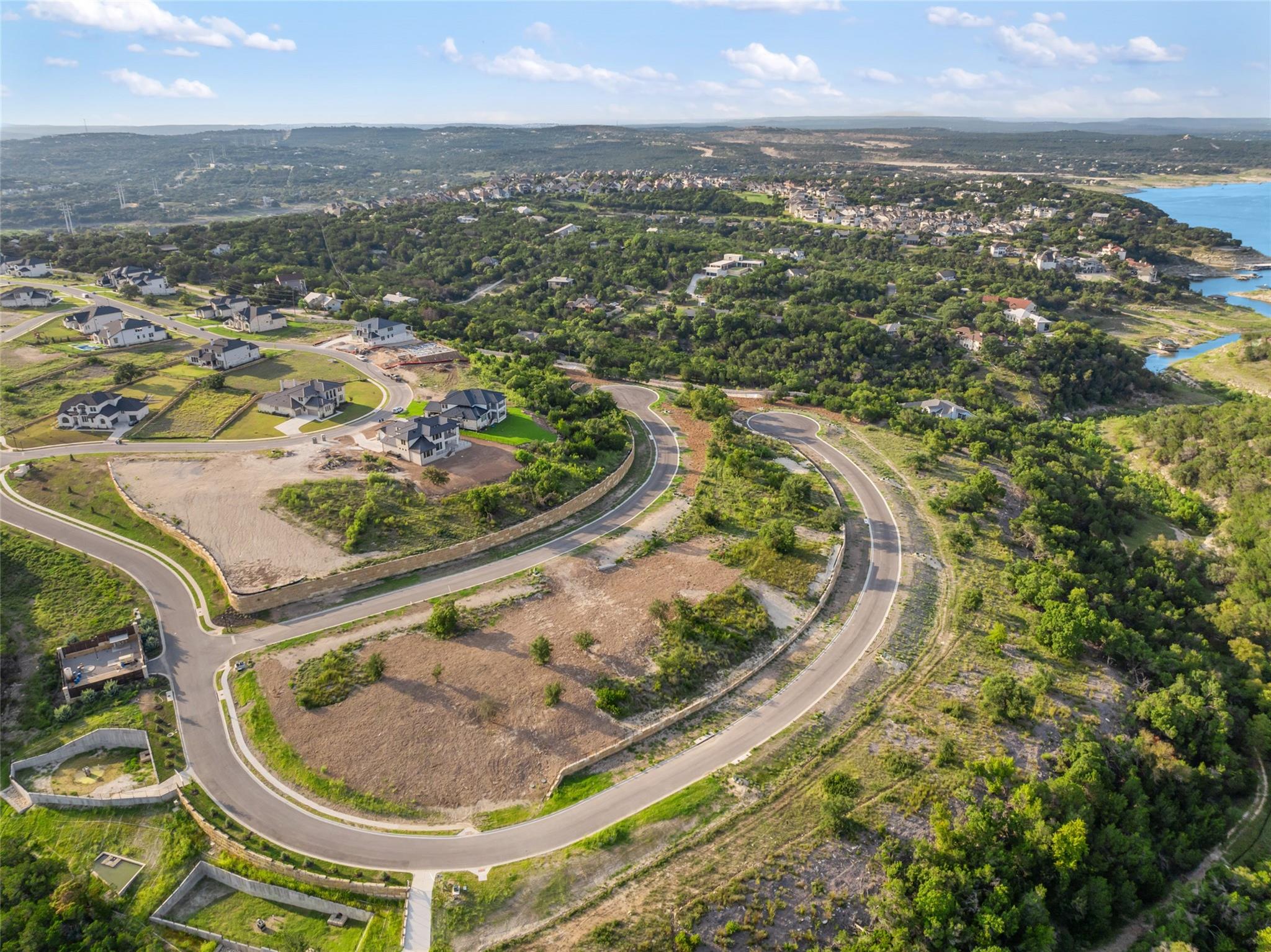 955 Flagtop Ct, Lakeway, TX 78738