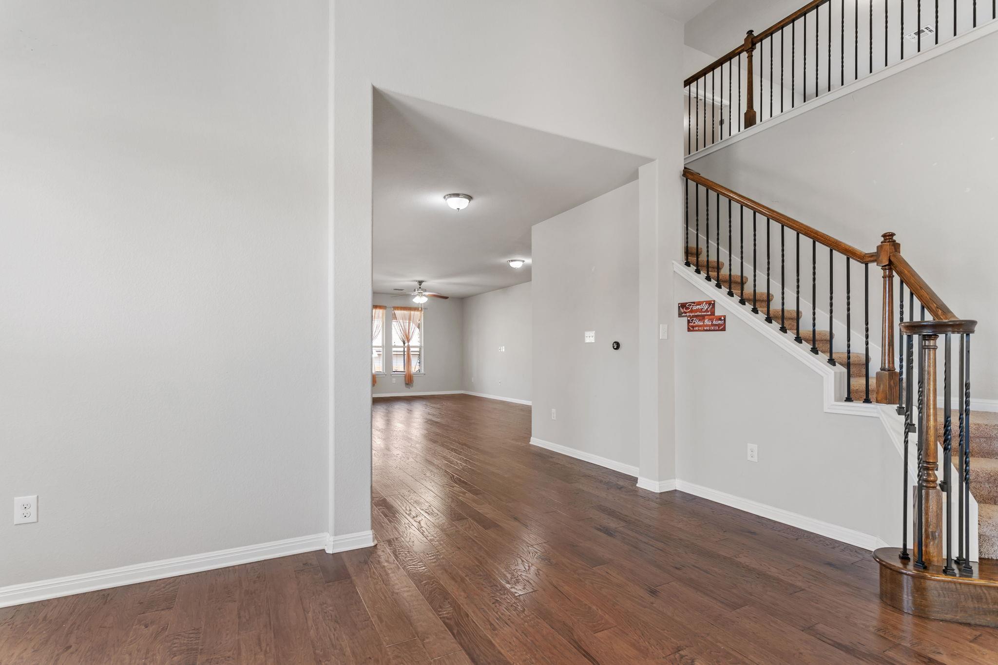 13601 Larrys Ln, Manchaca, TX 78652