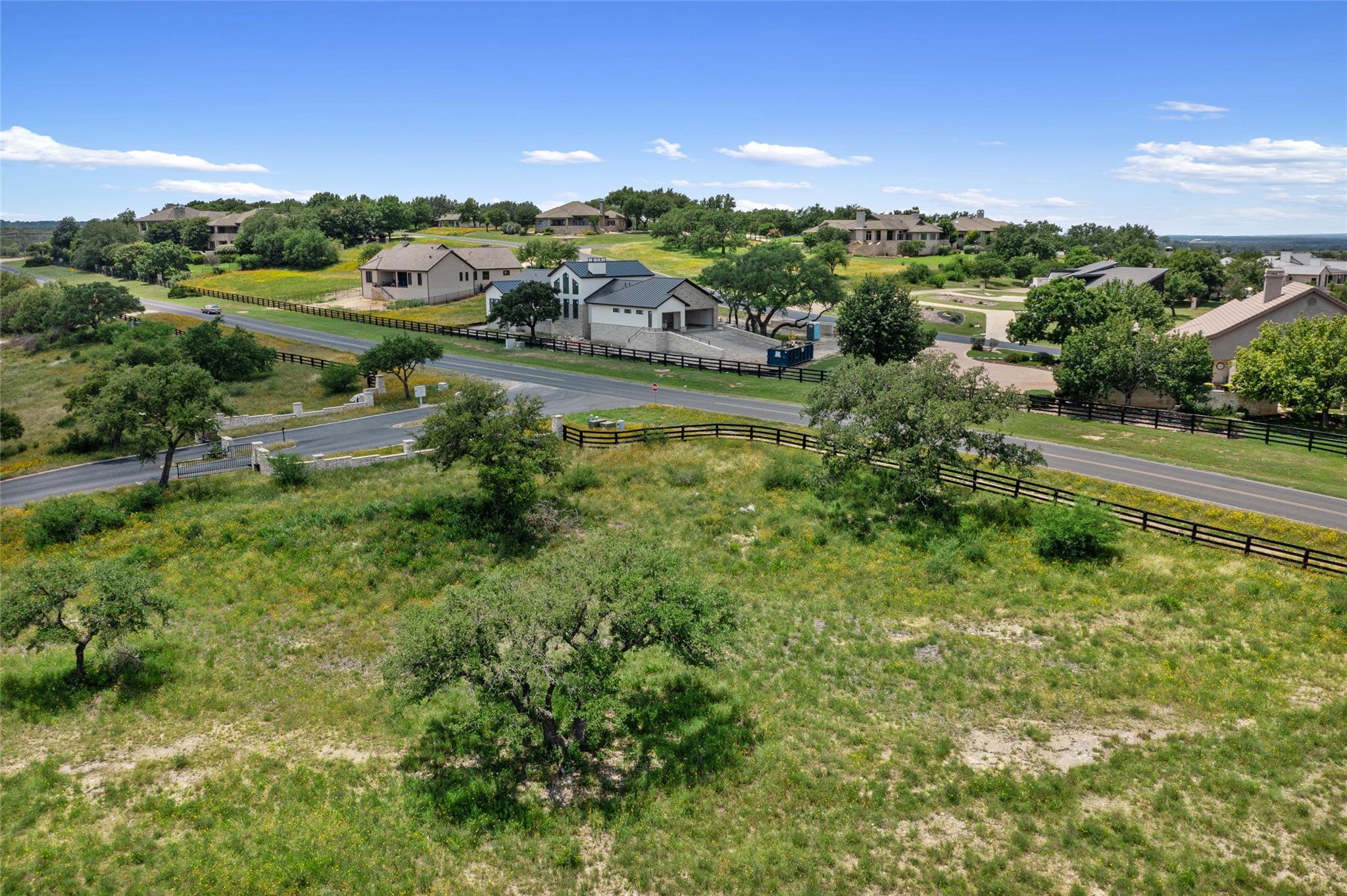 1008 Starlight Canyon Ct, Spicewood, TX 78669