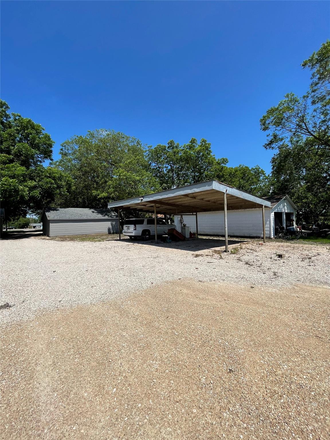 4213 N Main St, Taylor, TX 76574