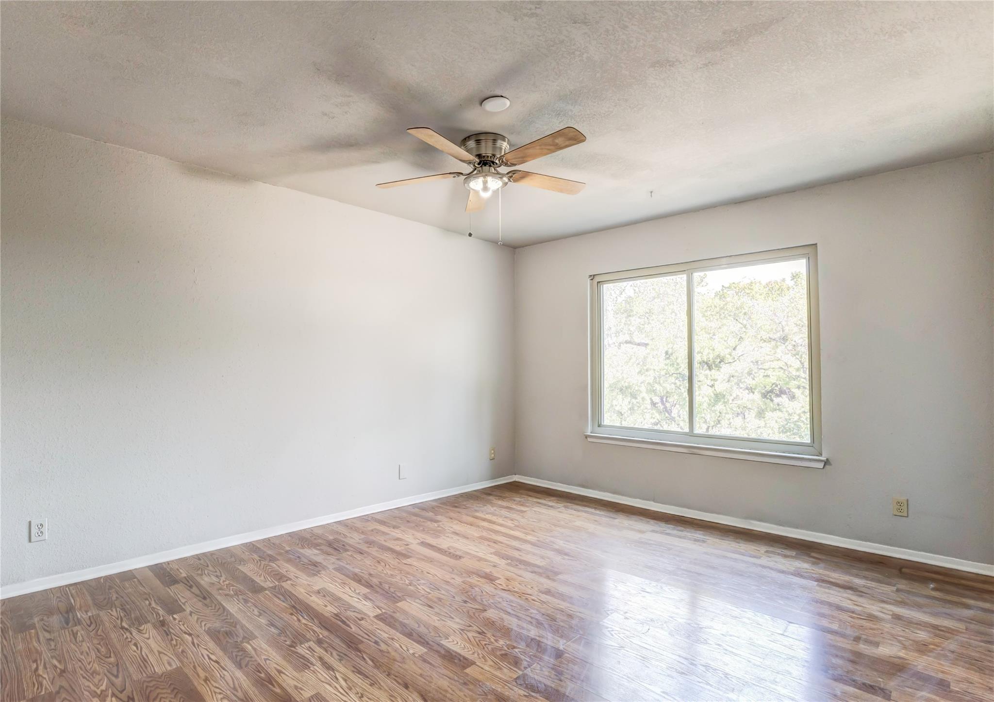 901 E Village Ln, Austin, TX 78758