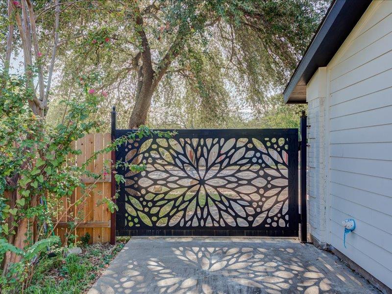 6300 Merriwood Dr, Austin, TX 78745