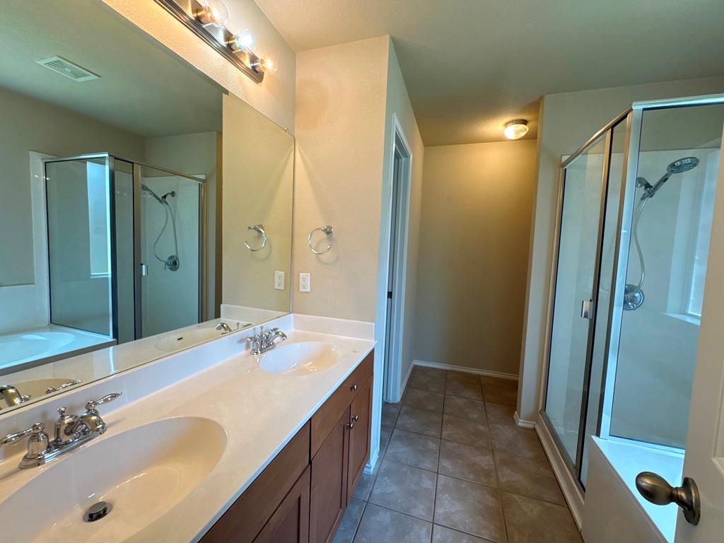 1005 Gentry Dr, Leander, TX 78641