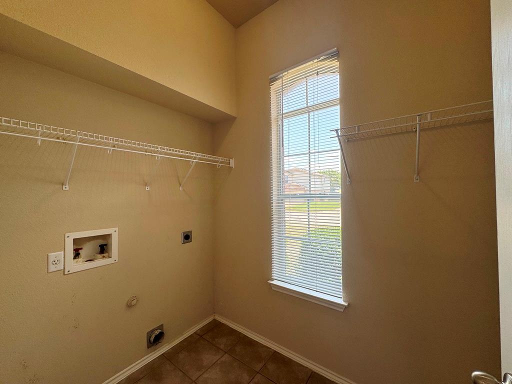 1005 Gentry Dr, Leander, TX 78641