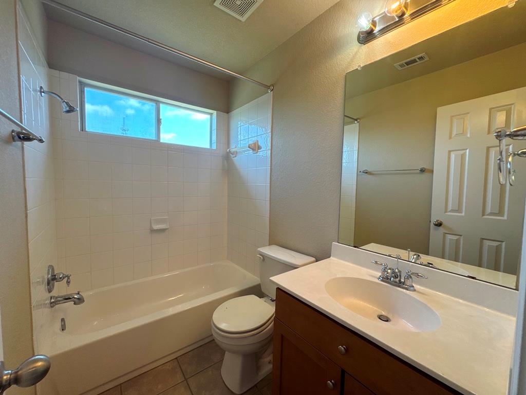 1005 Gentry Dr, Leander, TX 78641