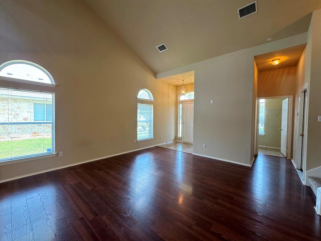 1005 Gentry Dr, Leander, TX 78641