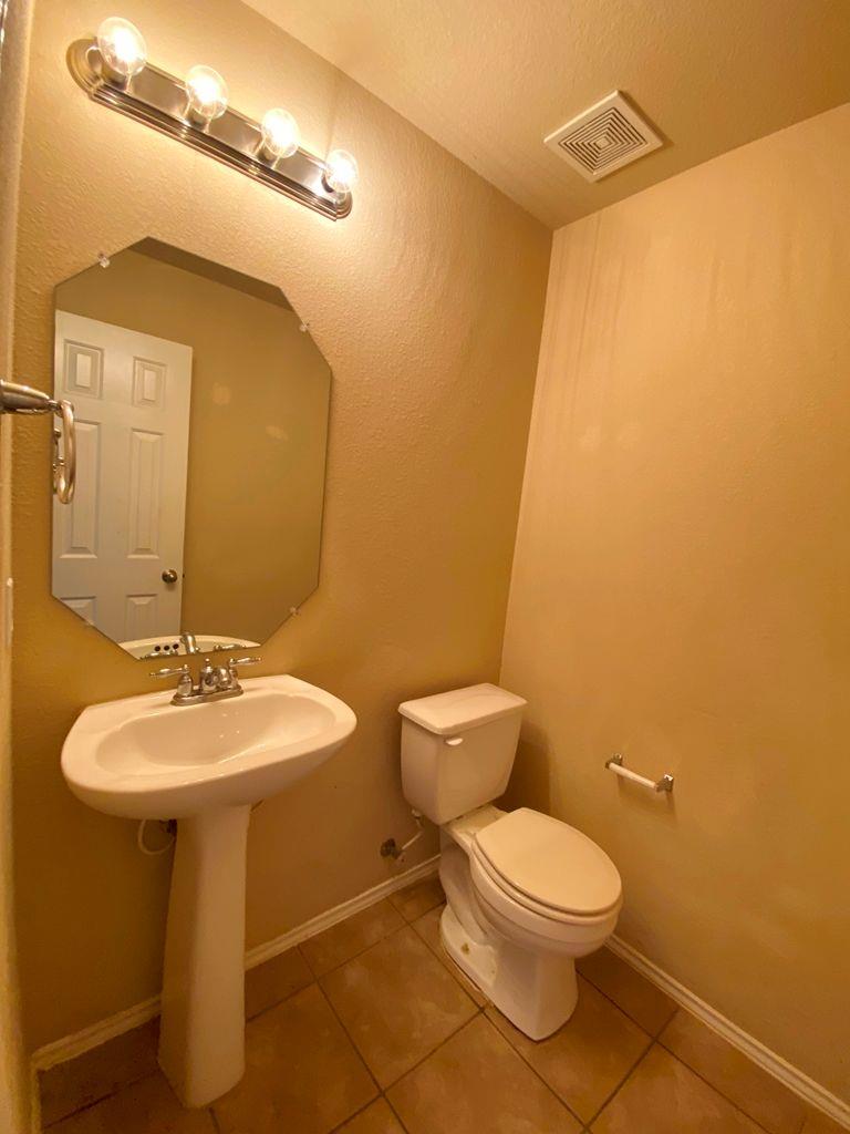 1005 Gentry Dr, Leander, TX 78641