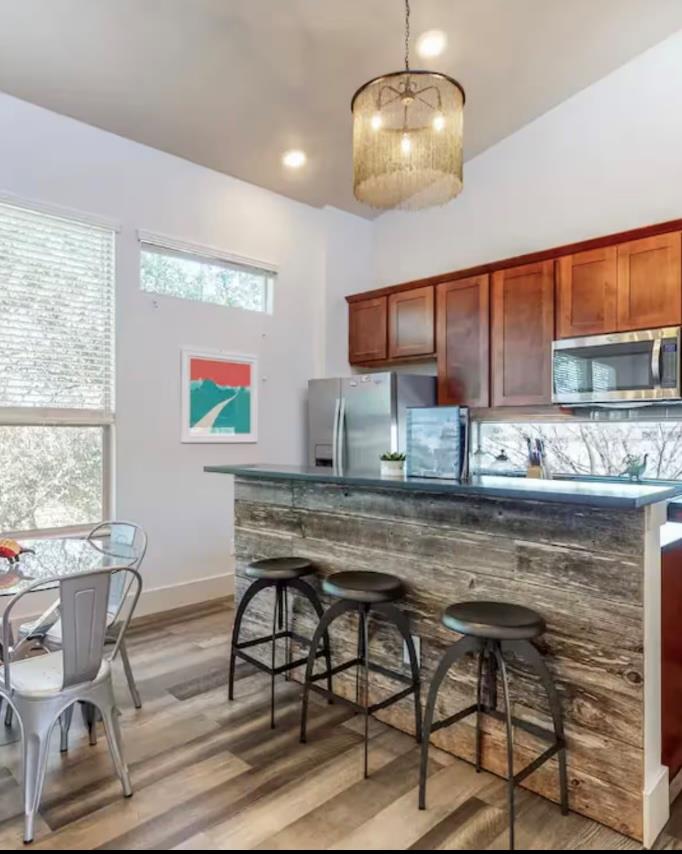 2307 E 2nd St # A, Austin, TX 78702