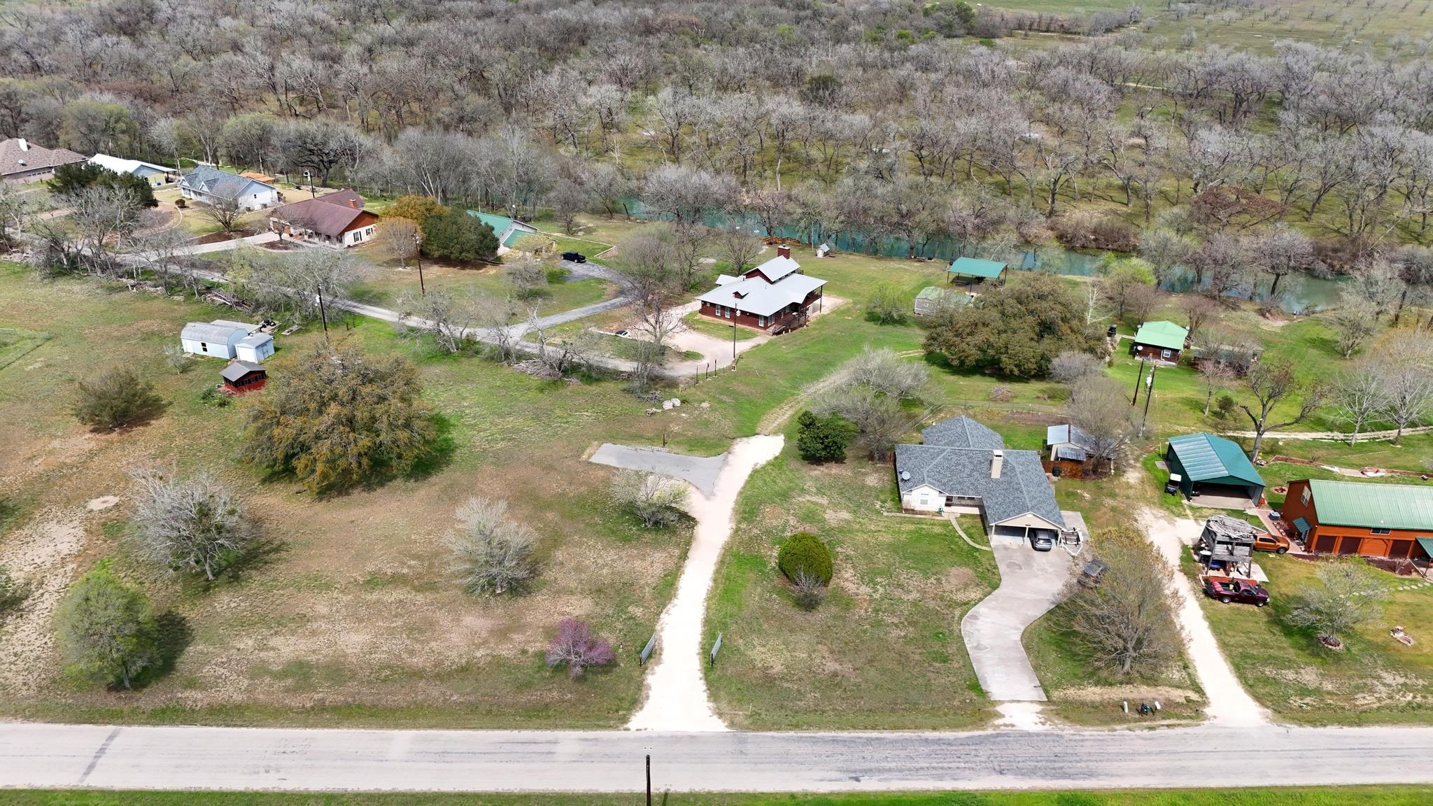 398 Redbird Ln, Kingsbury, TX 78638