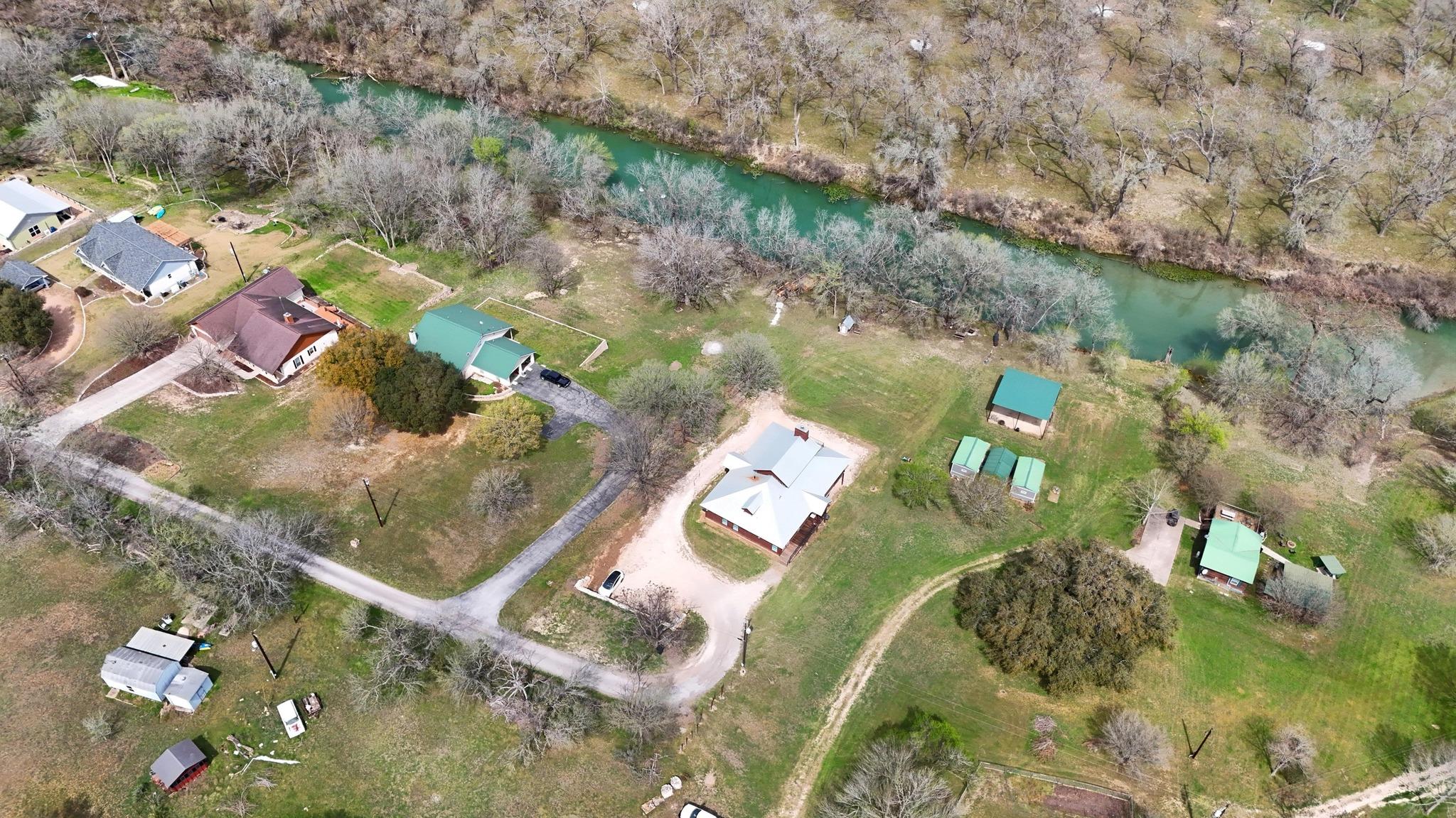 398 Redbird Ln, Kingsbury, TX 78638
