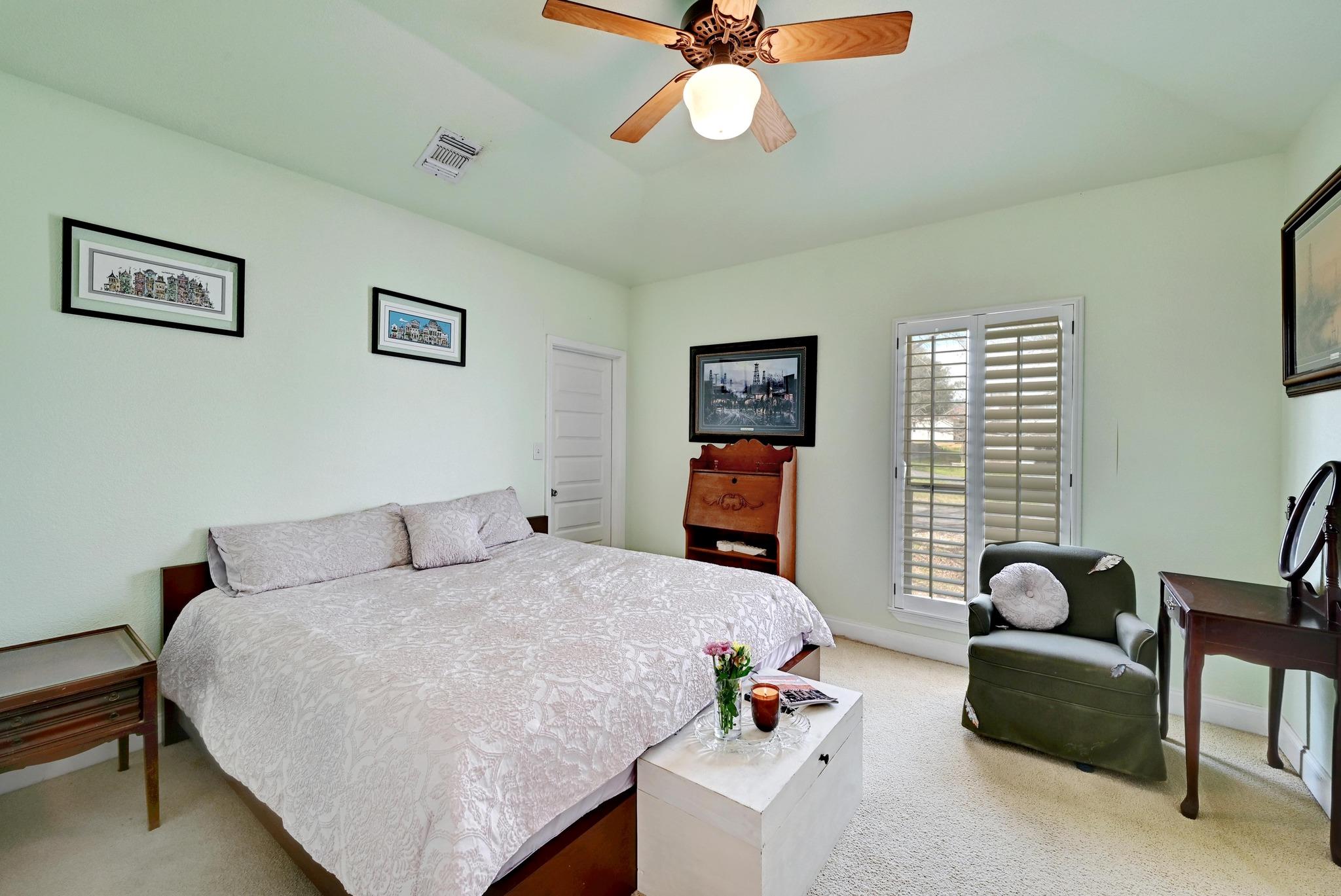 398 Redbird Ln, Kingsbury, TX 78638