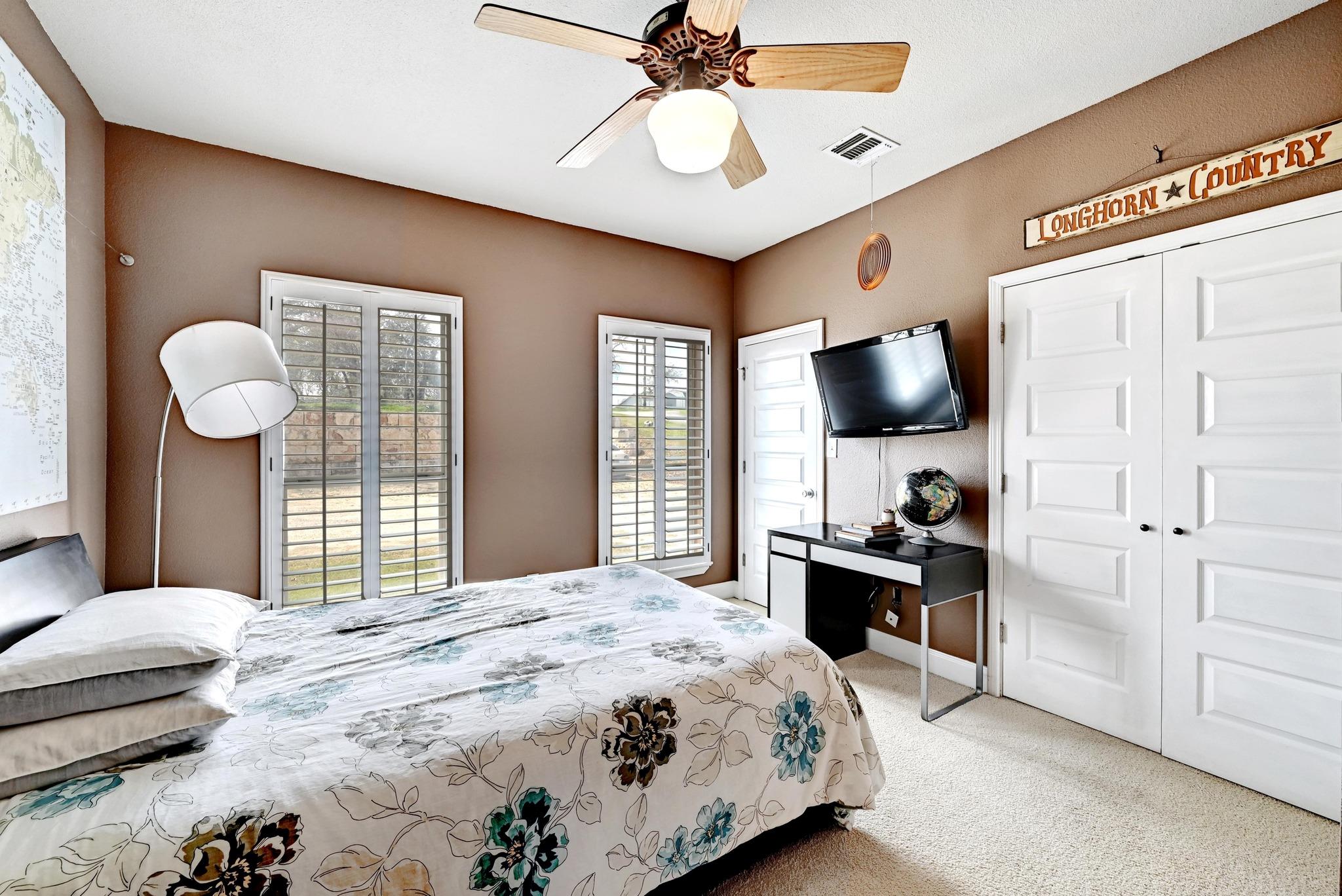 398 Redbird Ln, Kingsbury, TX 78638