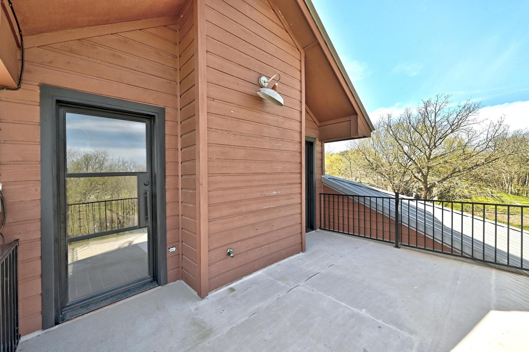 398 Redbird Ln, Kingsbury, TX 78638