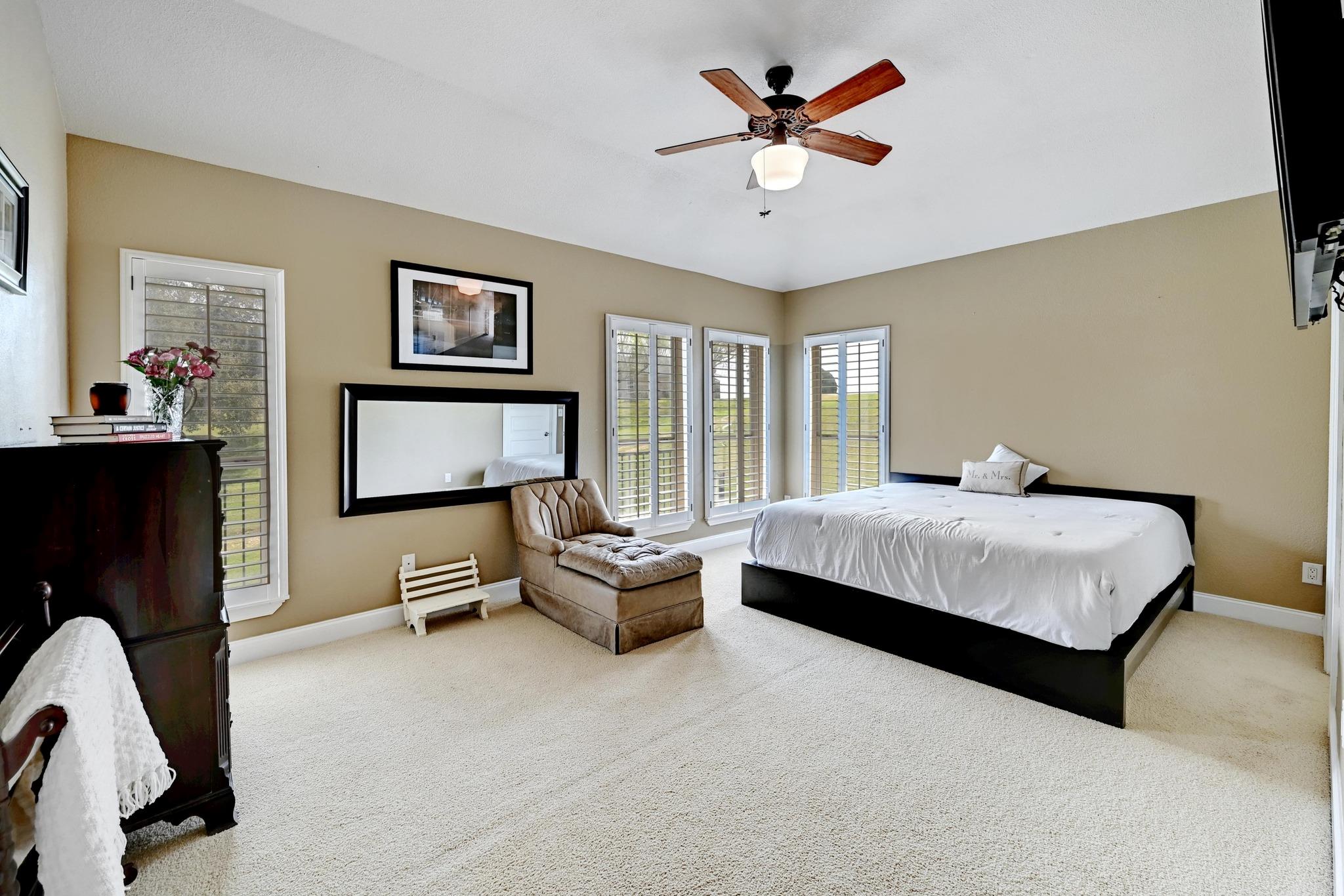 398 Redbird Ln, Kingsbury, TX 78638