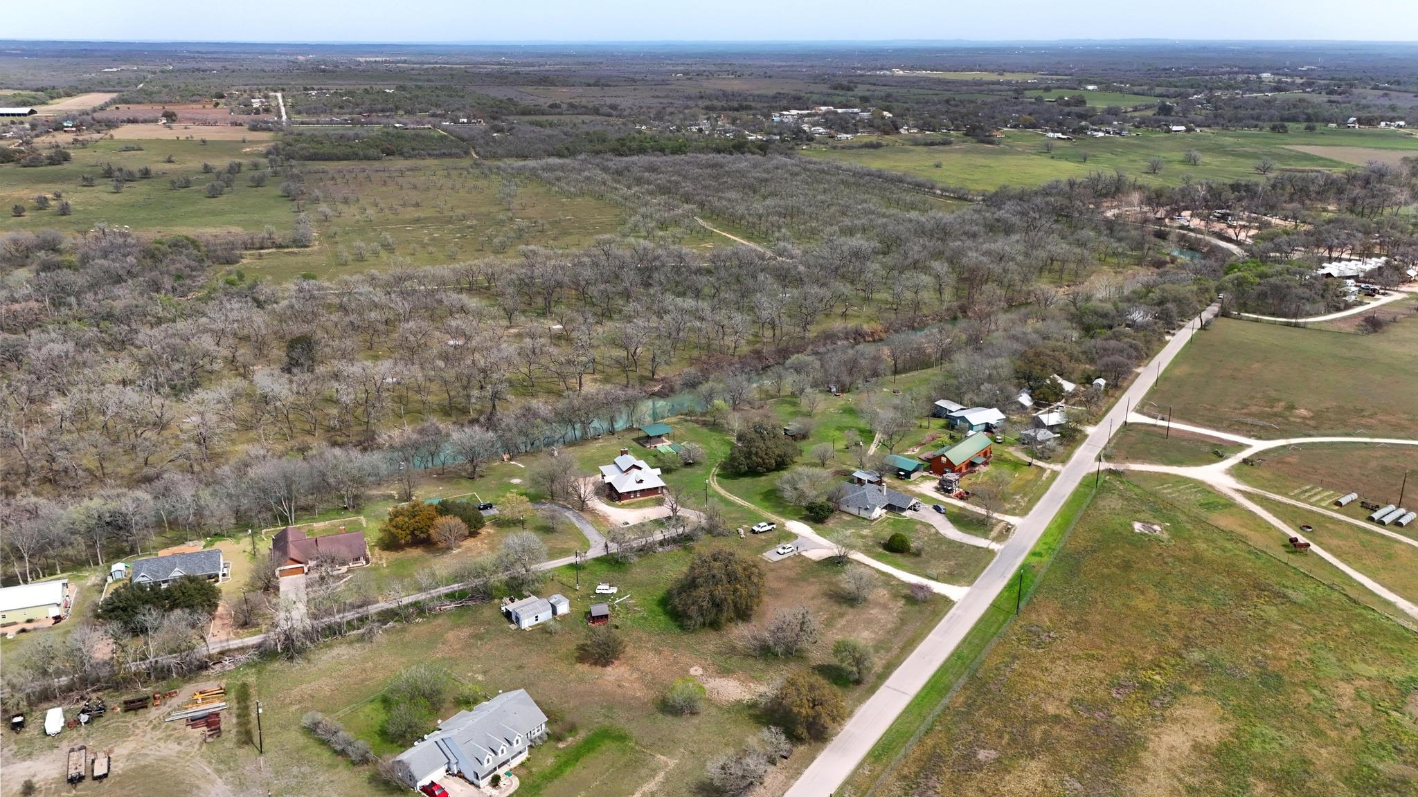 398 Redbird Ln, Kingsbury, TX 78638