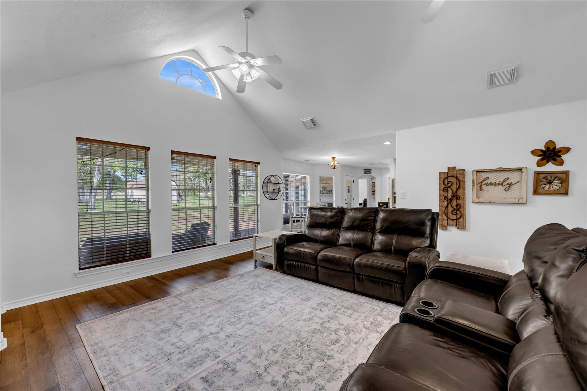 520 County Road 304, Bertram, TX 78605