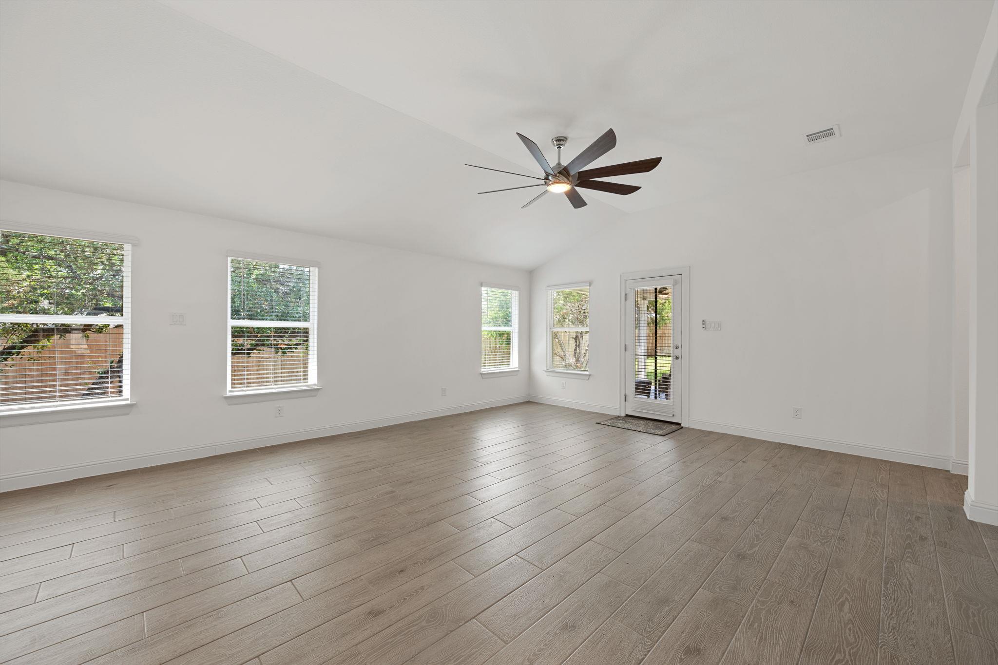 21203 Santa Rosa Ave, Lago Vista, TX 78645